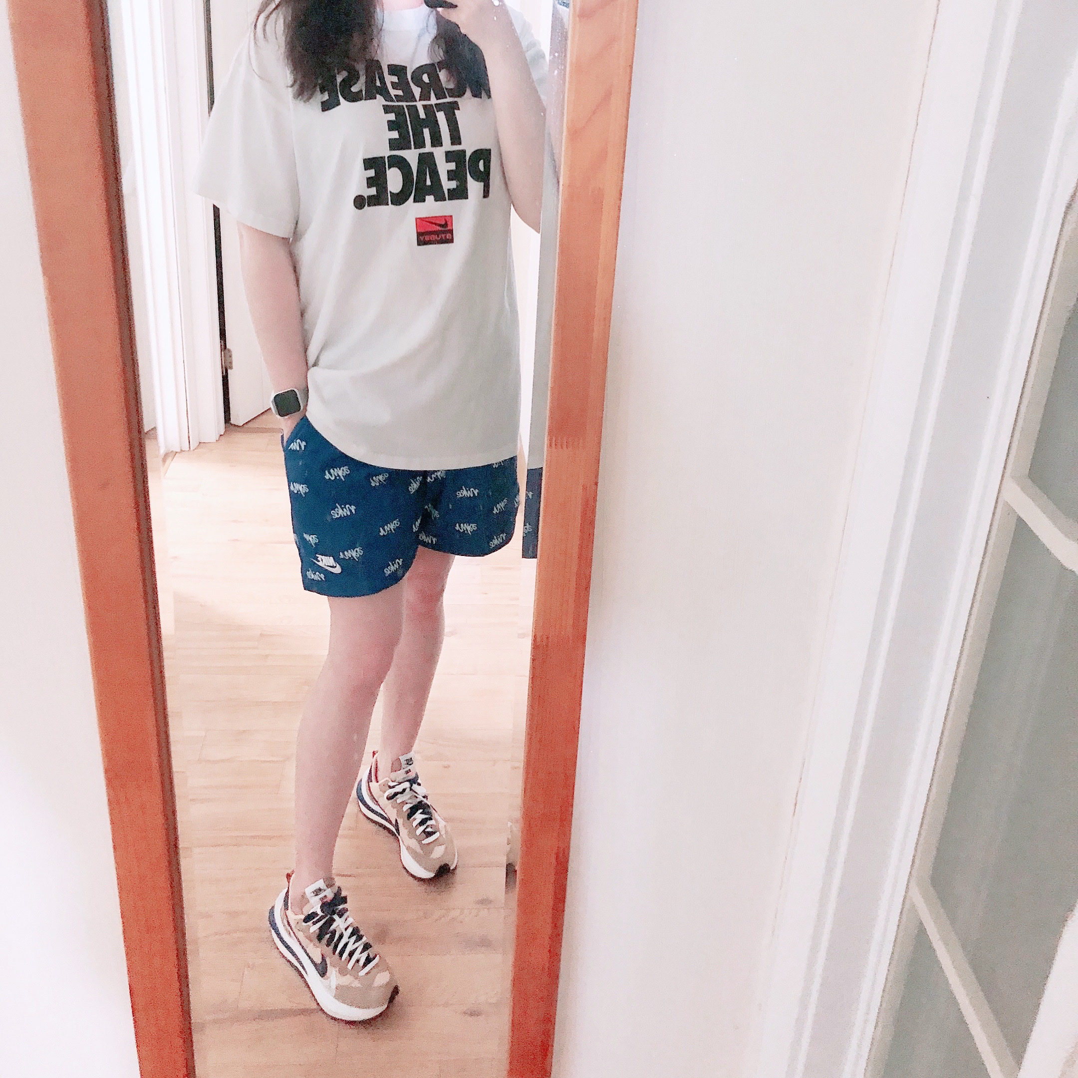 Nike x Sacai VaporWaffle Sesame and Blue Void, Nike x Stussy Increase The Peace T-Shirt - Asia 착용 스타일