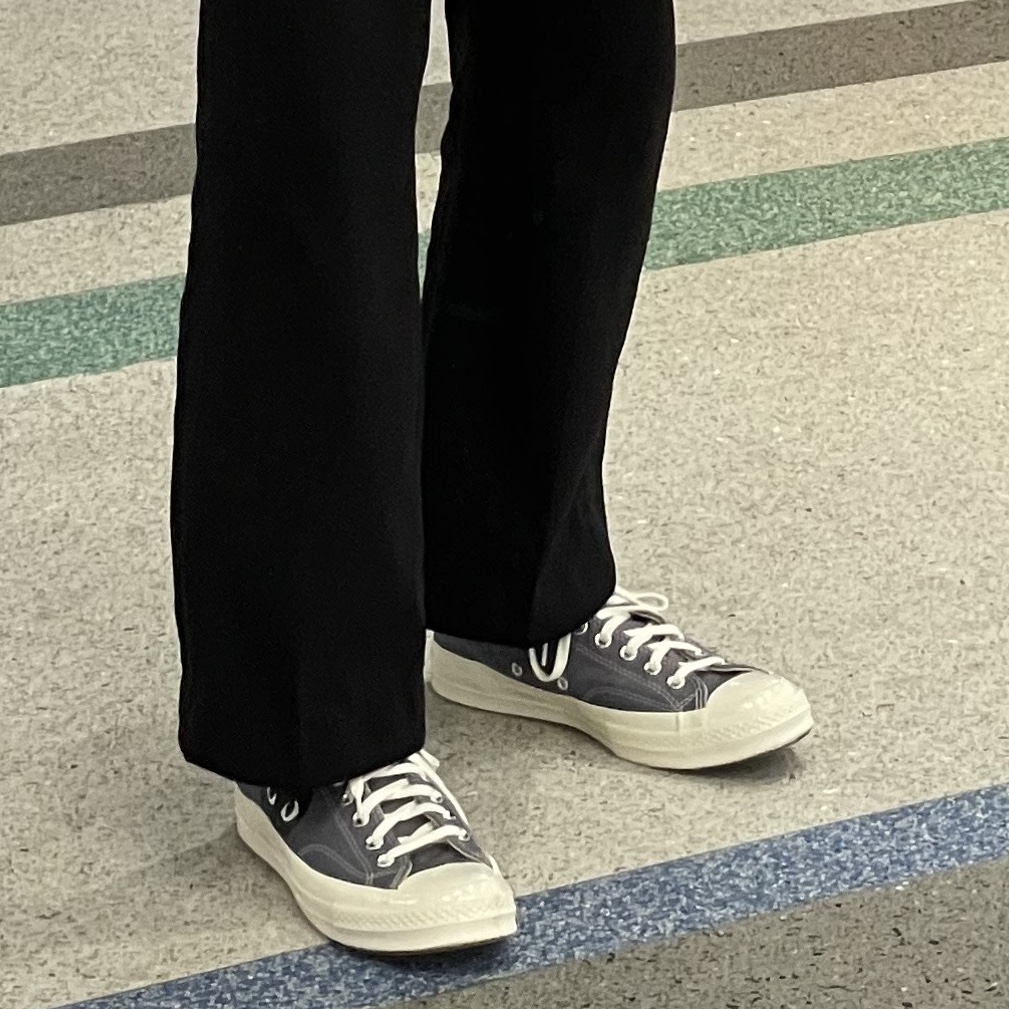 Converse x Play Comme des Garcons Chuck 70 Ox Steel Gray 착용 스타일 - 2