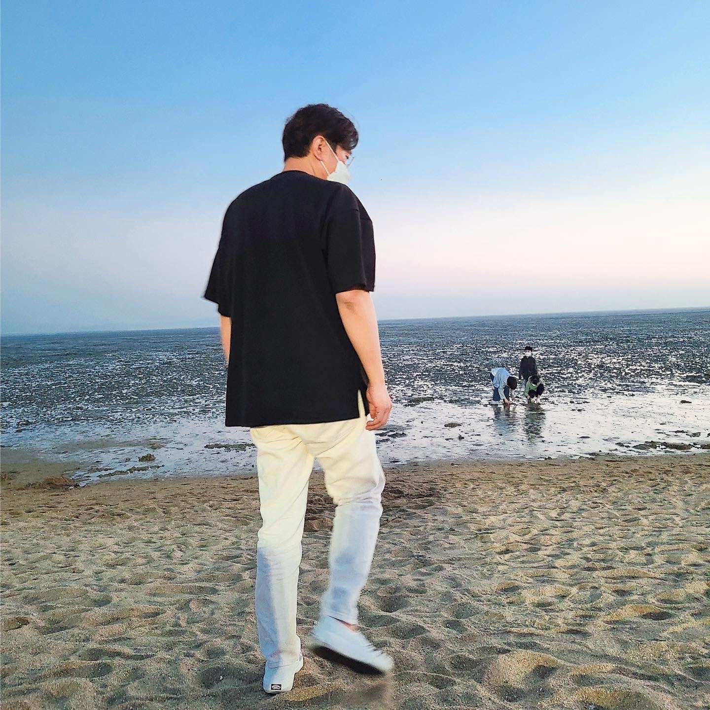 Vans Checkerboard Comfycush One Marshmallow 착용 스타일 - 3