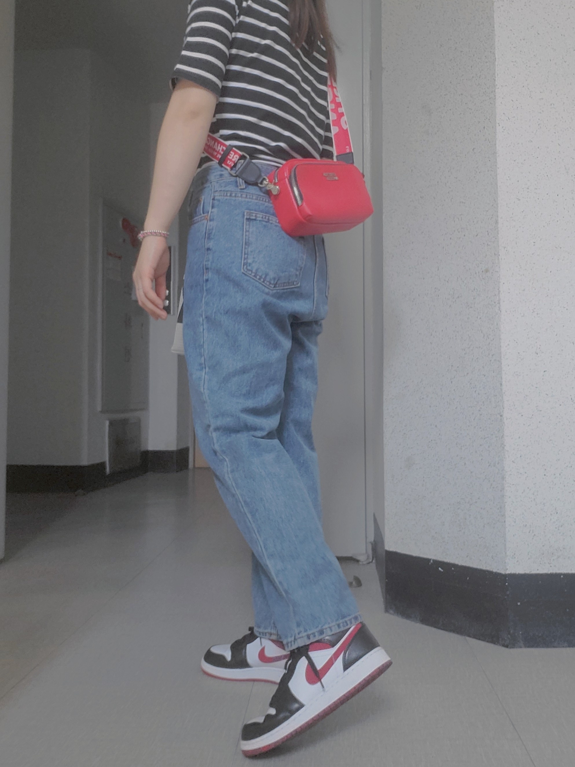 (GS) Jordan 1 Mid Gym Red Black White 착용 스타일