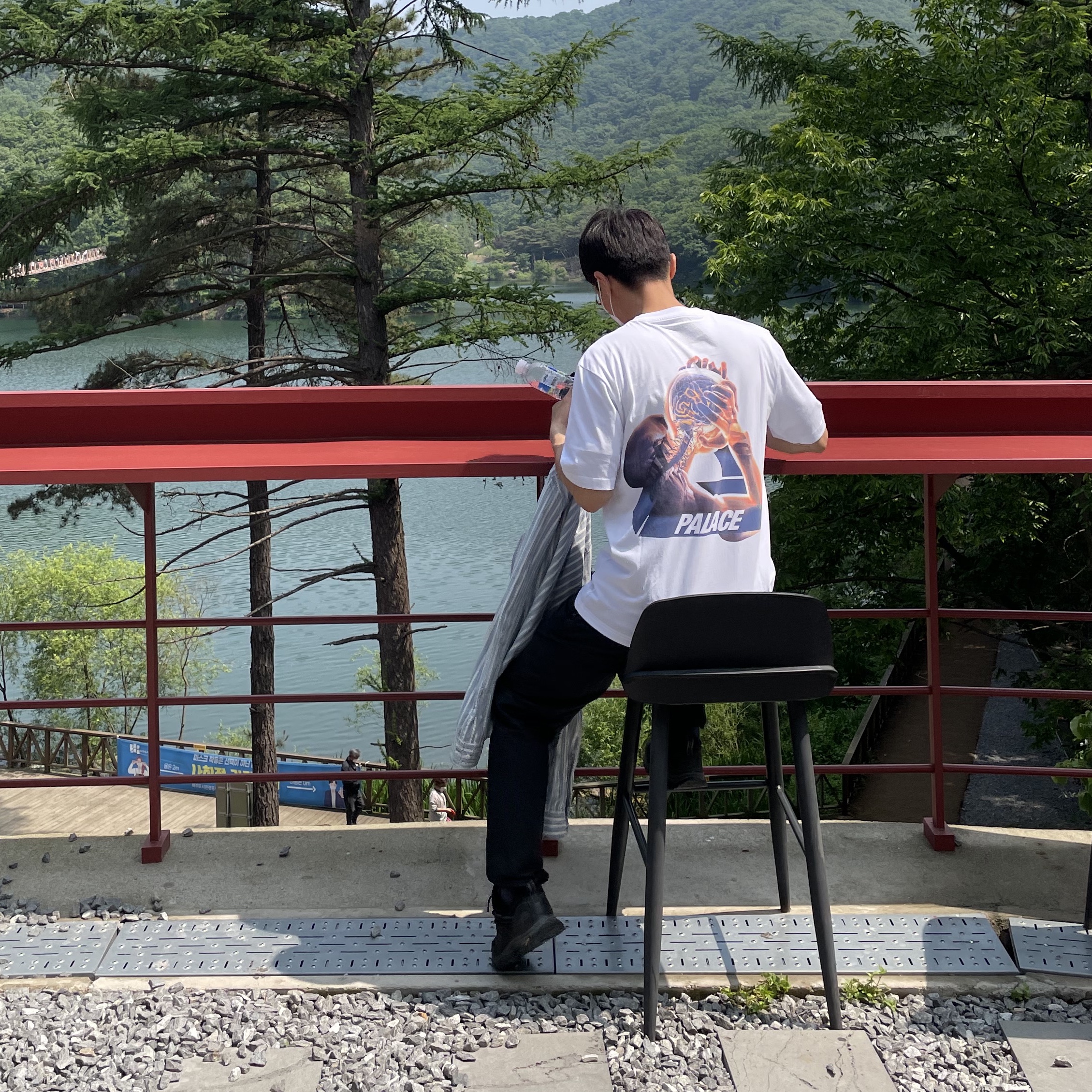 Palace Tri-Gaine T-Shirt White - 20SS 착용 스타일