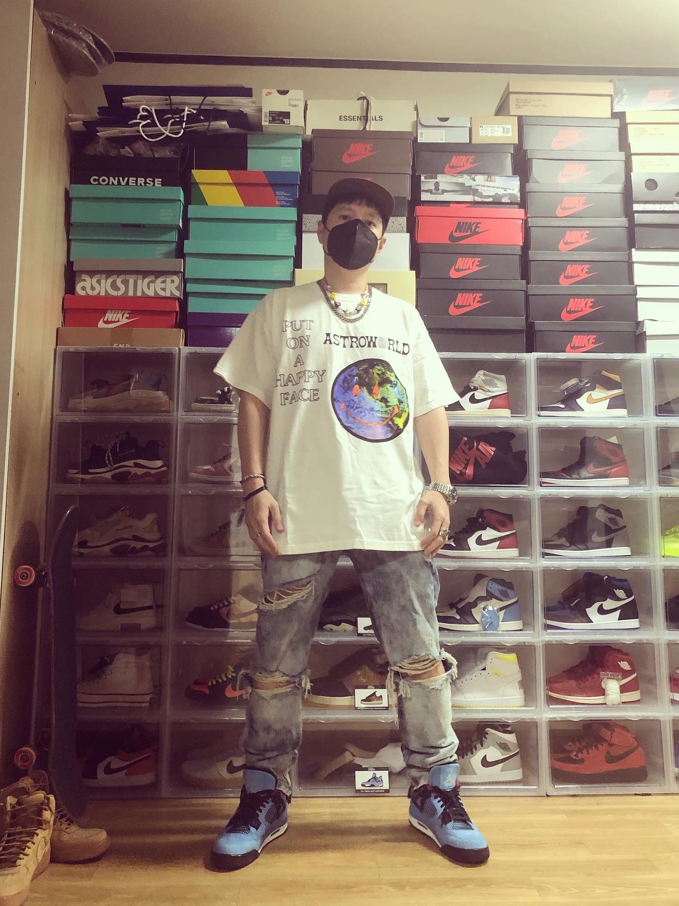 Jordan 4 x Travis Scott Retro Cactus Jack 착용 스타일