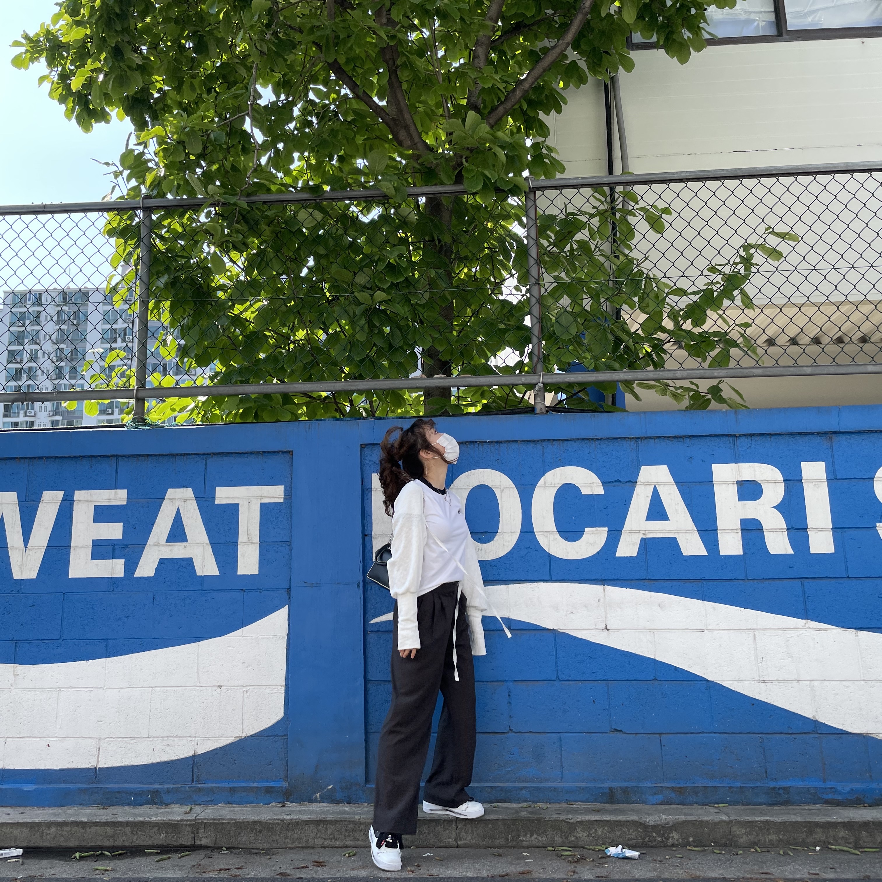 Nike x Peaceminusone Air Force 1 Low Para-Noise 2.0 착용 스타일 - 2