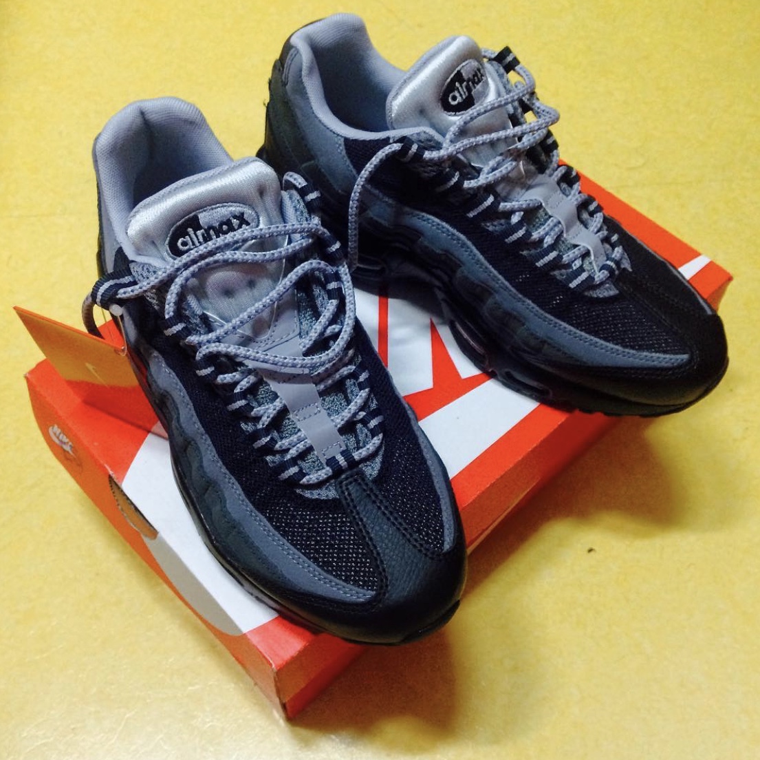 Nike Air Max 95 Essential Smoke Grey 착용 스타일