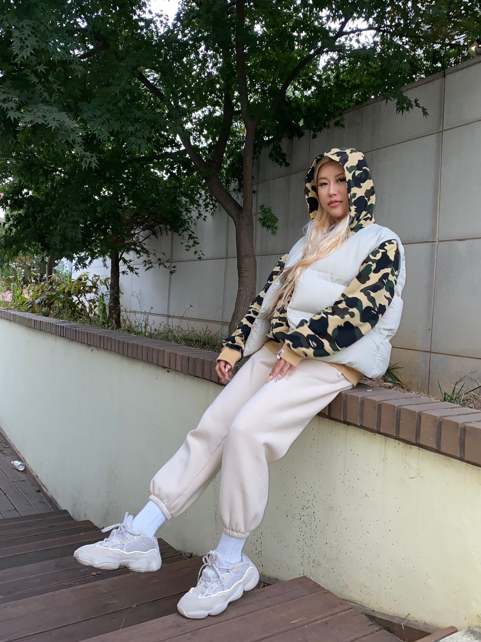Adidas Yeezy 500 Blush 2018 착용 스타일 - 4