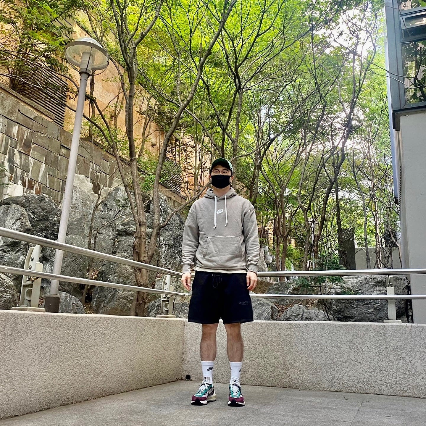 Nike x Sacai VaporWaffle String & Black Villain Red 착용 스타일