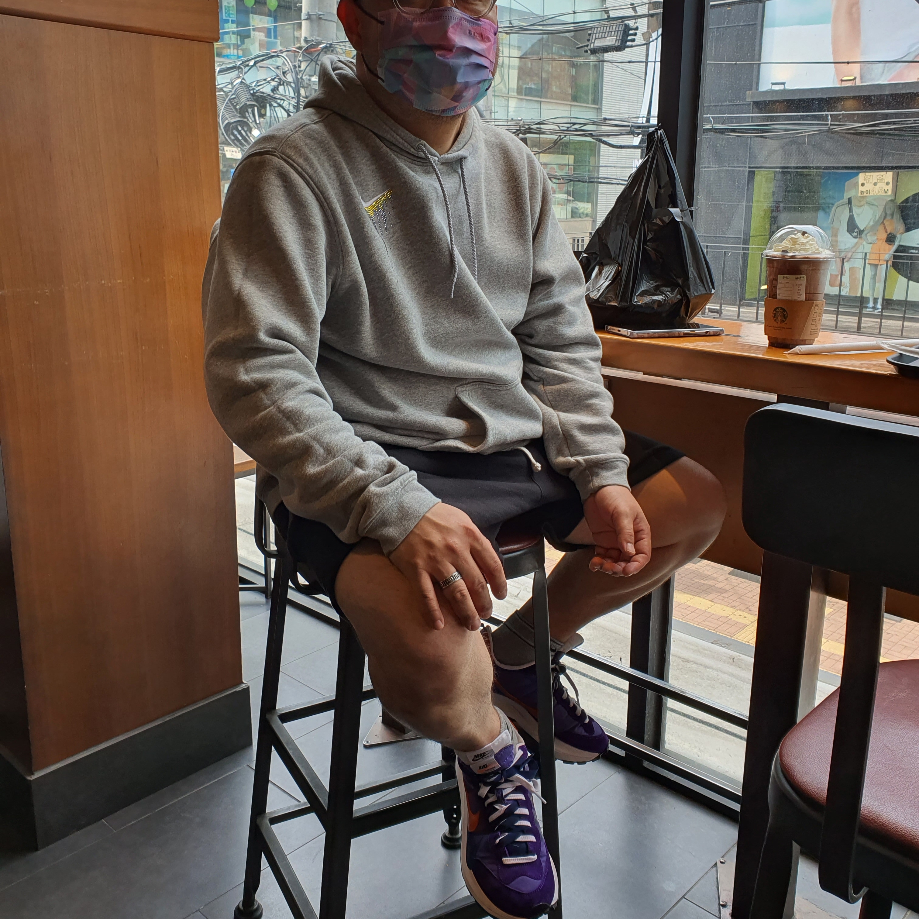 Nike x Sacai VaporWaffle Dark Iris 착용 스타일