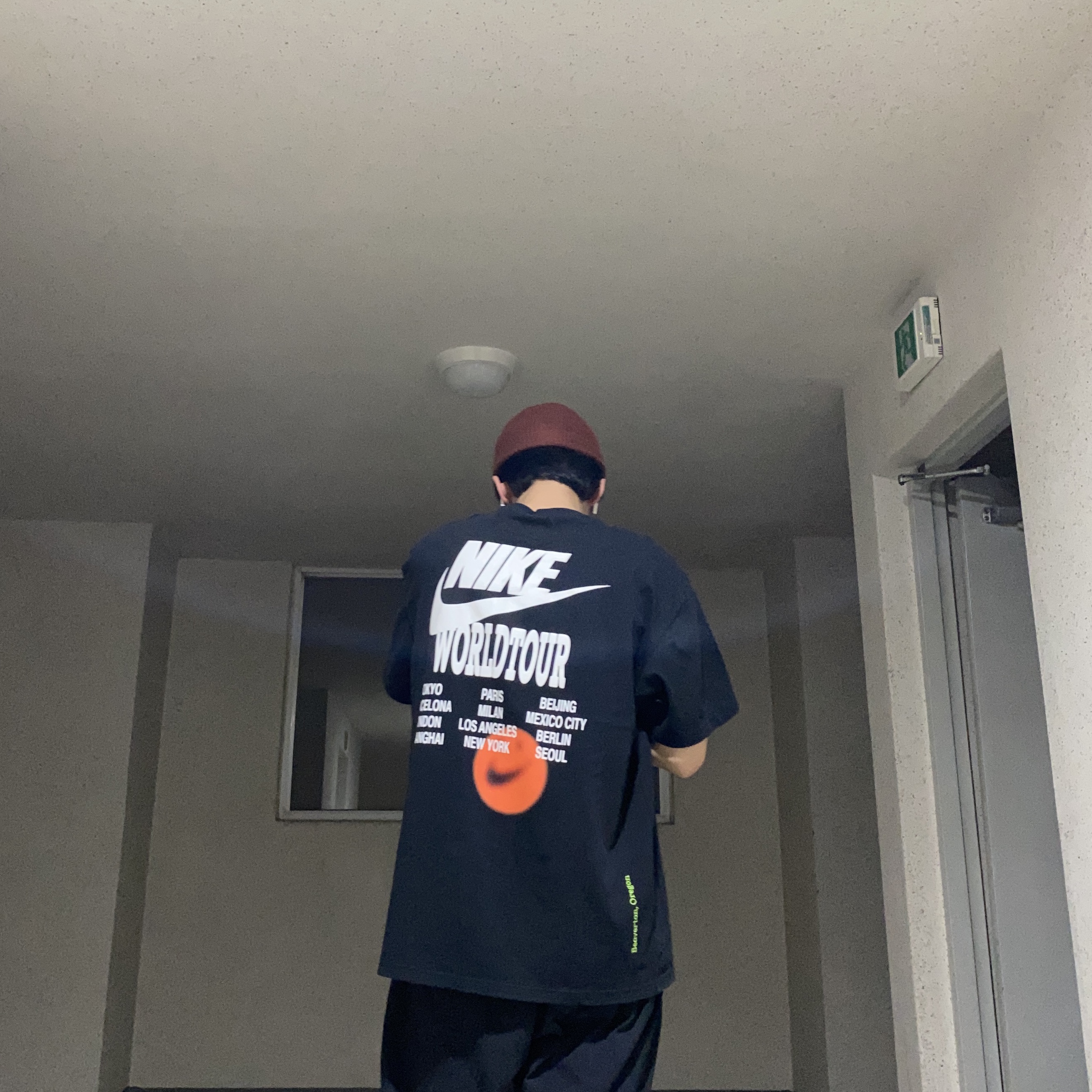 Nike World Tour T-Shirt Black - Asia 착용 스타일