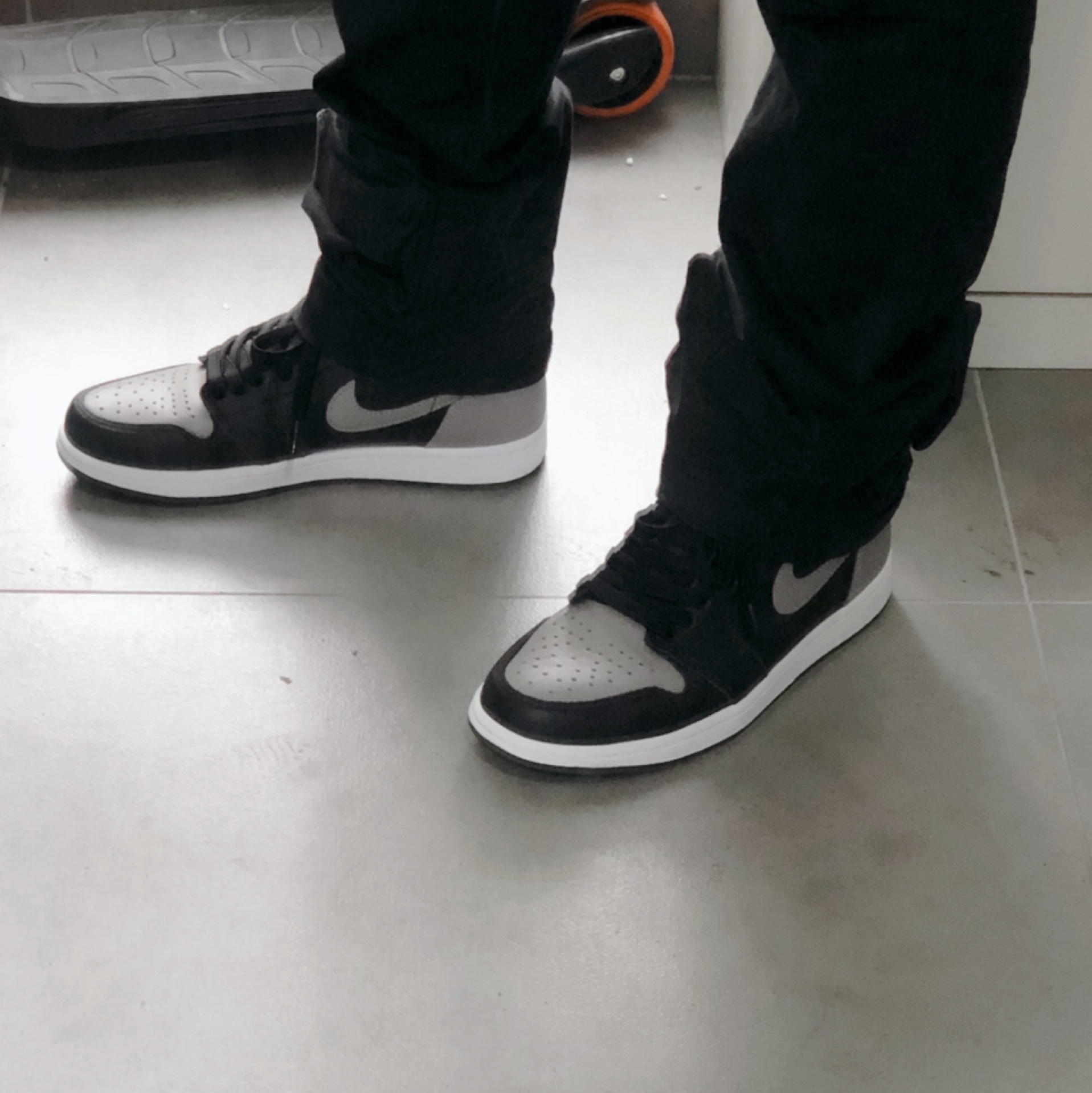 Jordan 1 Retro High OG Shadow 2018, Palace Tri-Dart Hood Black - 20FW 착용 스타일 - 3