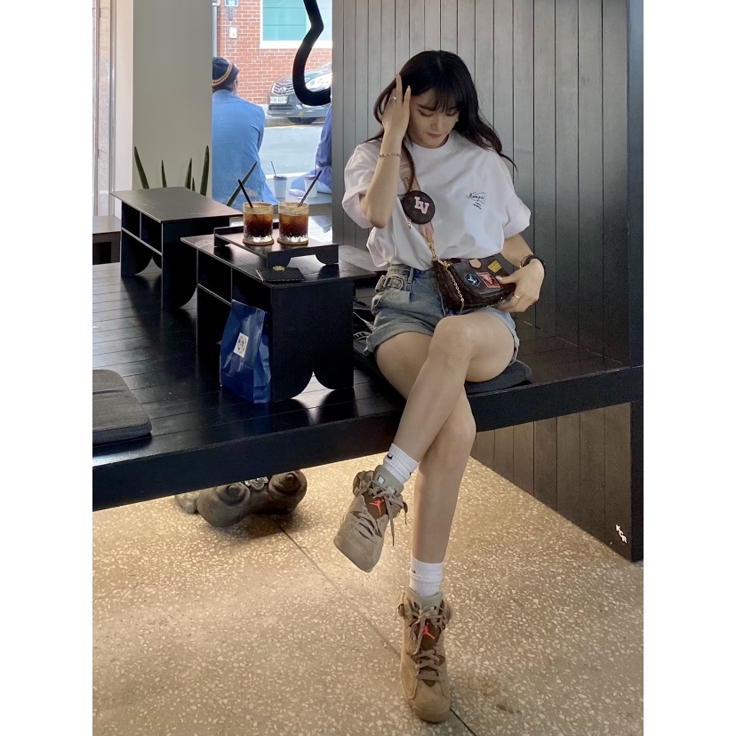 Jordan 6 x Travis Scott Retro SP British Khaki 착용 스타일 - 2