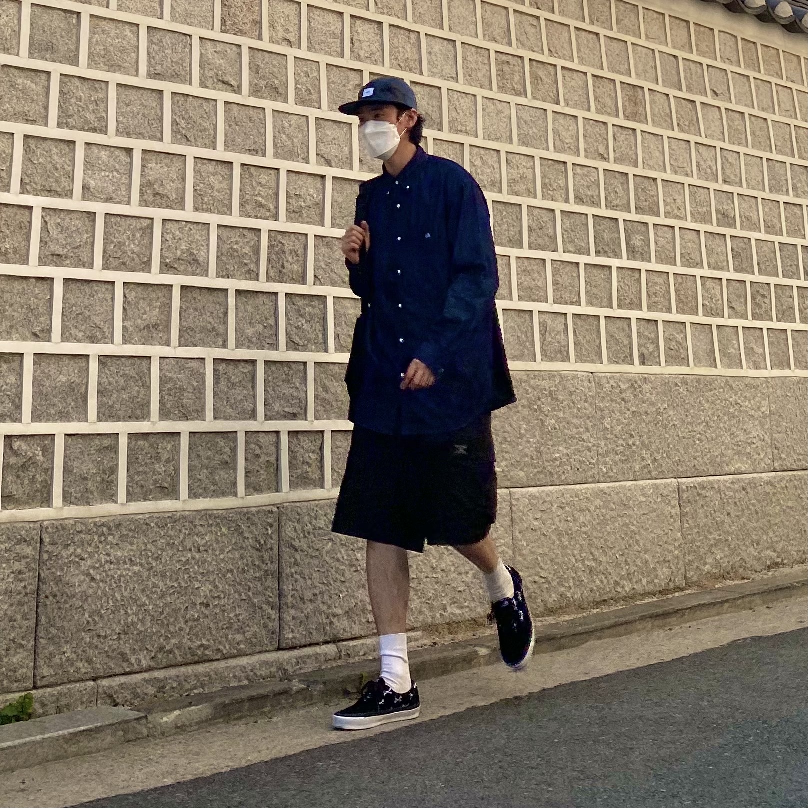 Vans Vault x WTAPS OG Era LX Black 착용 스타일 - 1