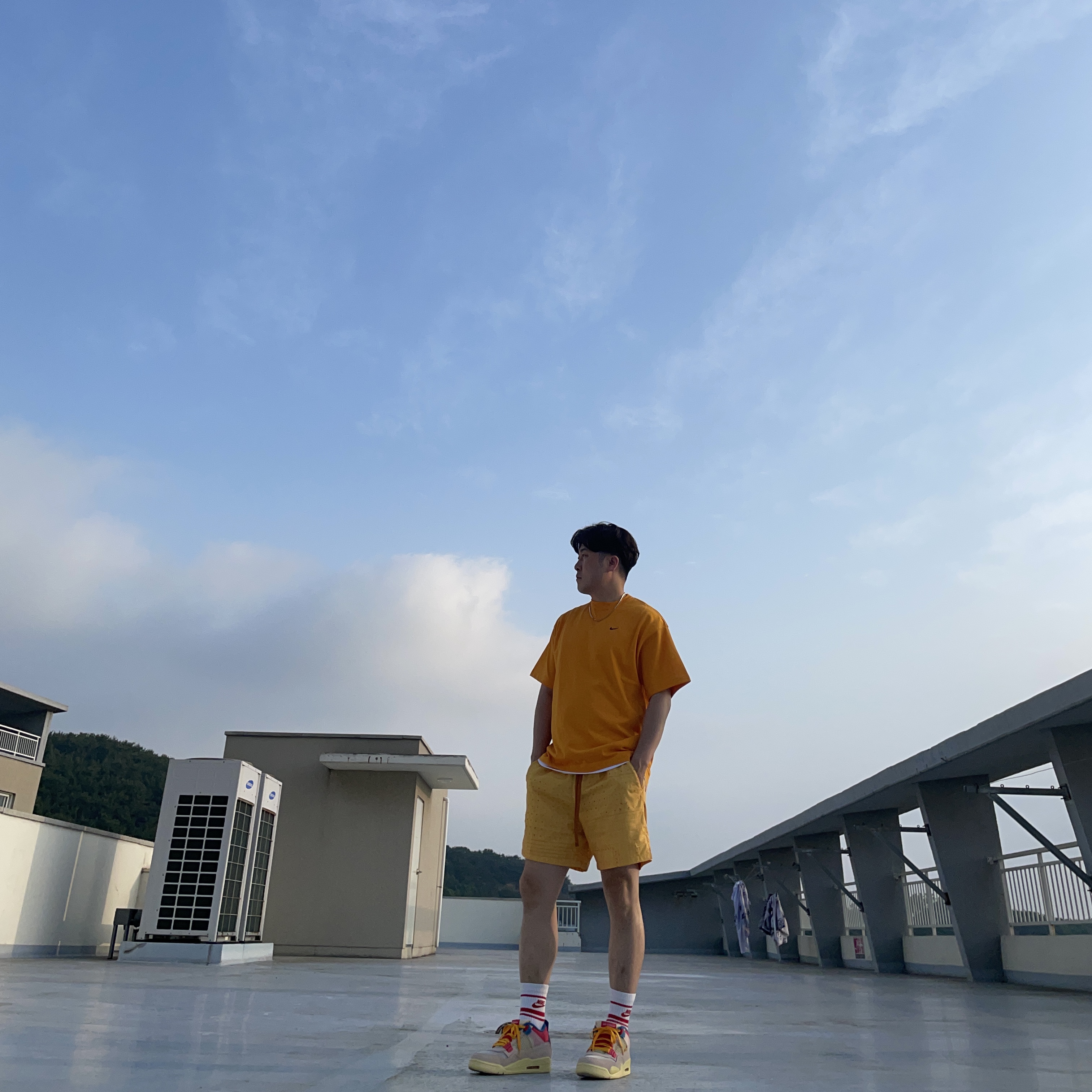Nike x Kim Jones Oversized T-Shirt Circuit Orange - US/EU, Jordan 4 x Union Retro Guava Ice 착용 스타일 - 2