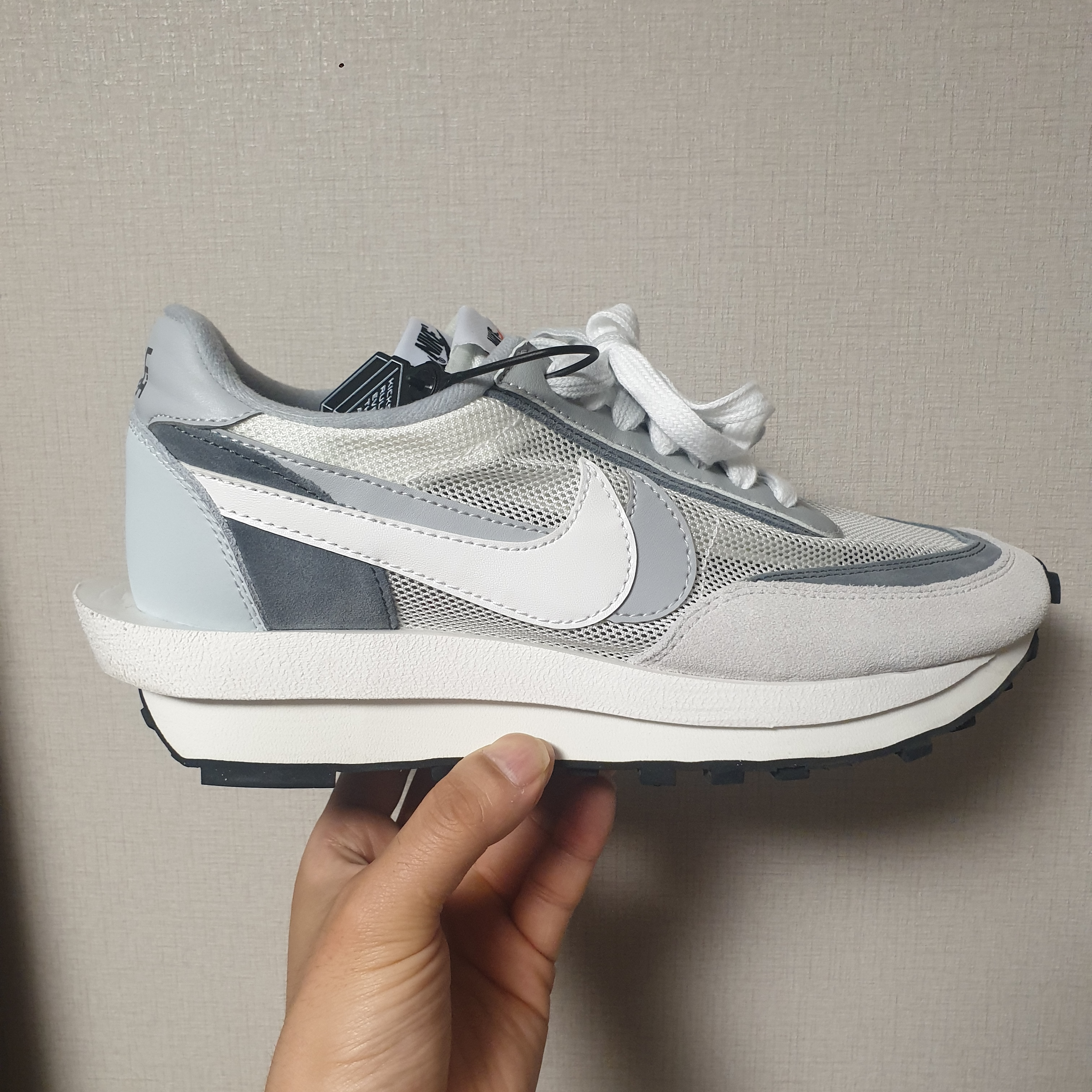 Nike x Sacai LDWaffle Summit White 착용 스타일
