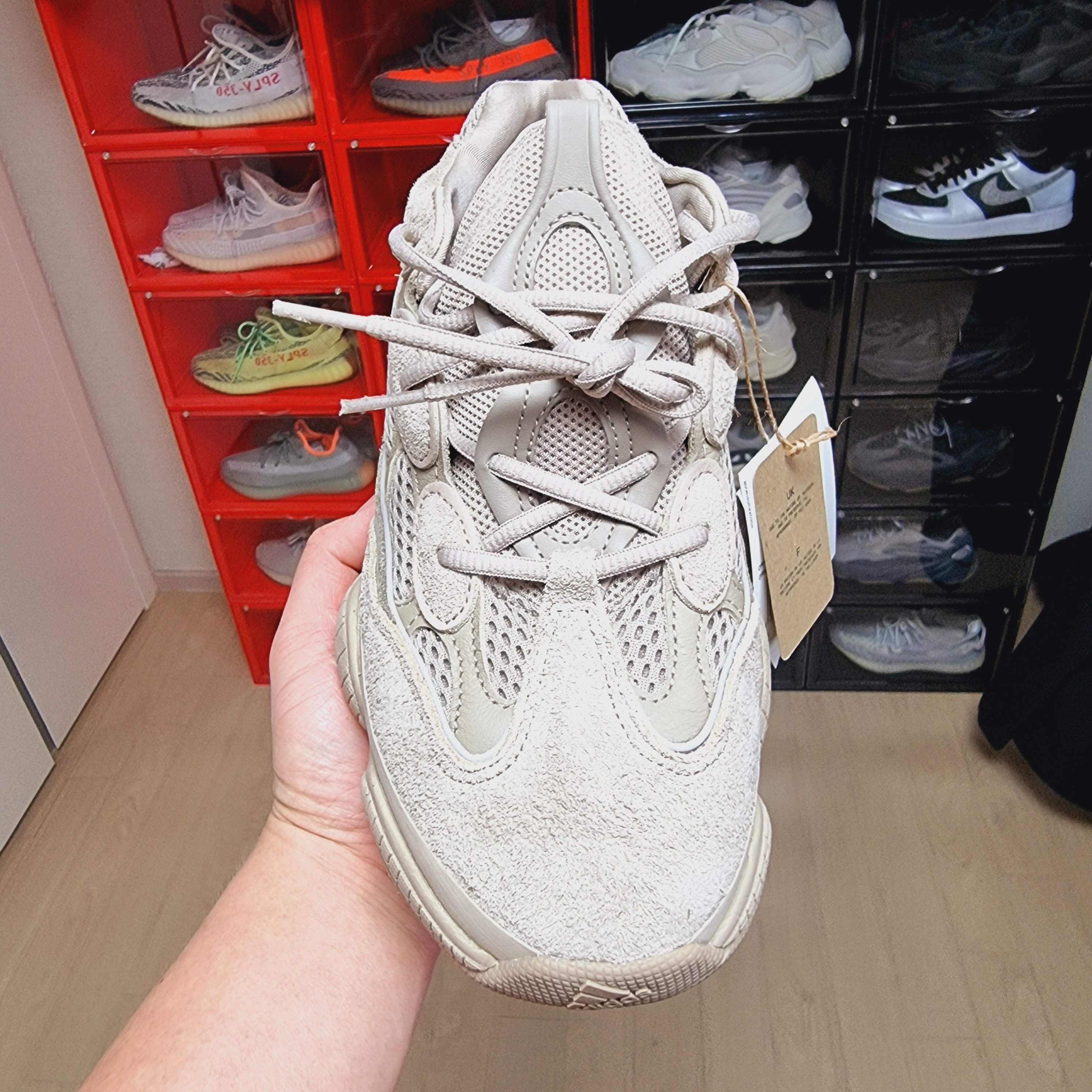 Adidas Yeezy 500 Taupe Light 착용 스타일 - 3