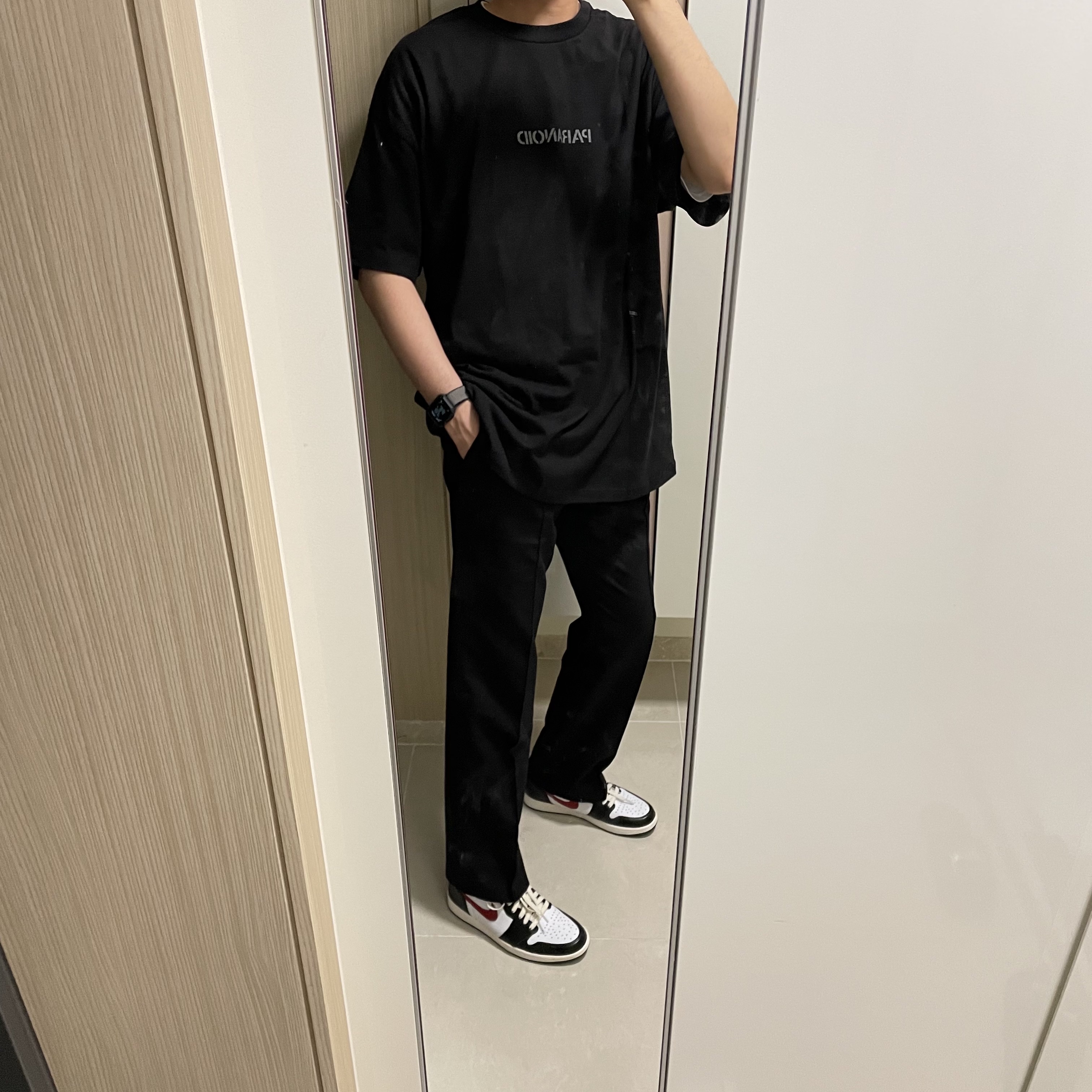 Jordan 1 Retro High OG Gym Red, Nike NRG Solo Swoosh T-Shirt Dark Grey Heather - US/EU 착용 스타일 - 1