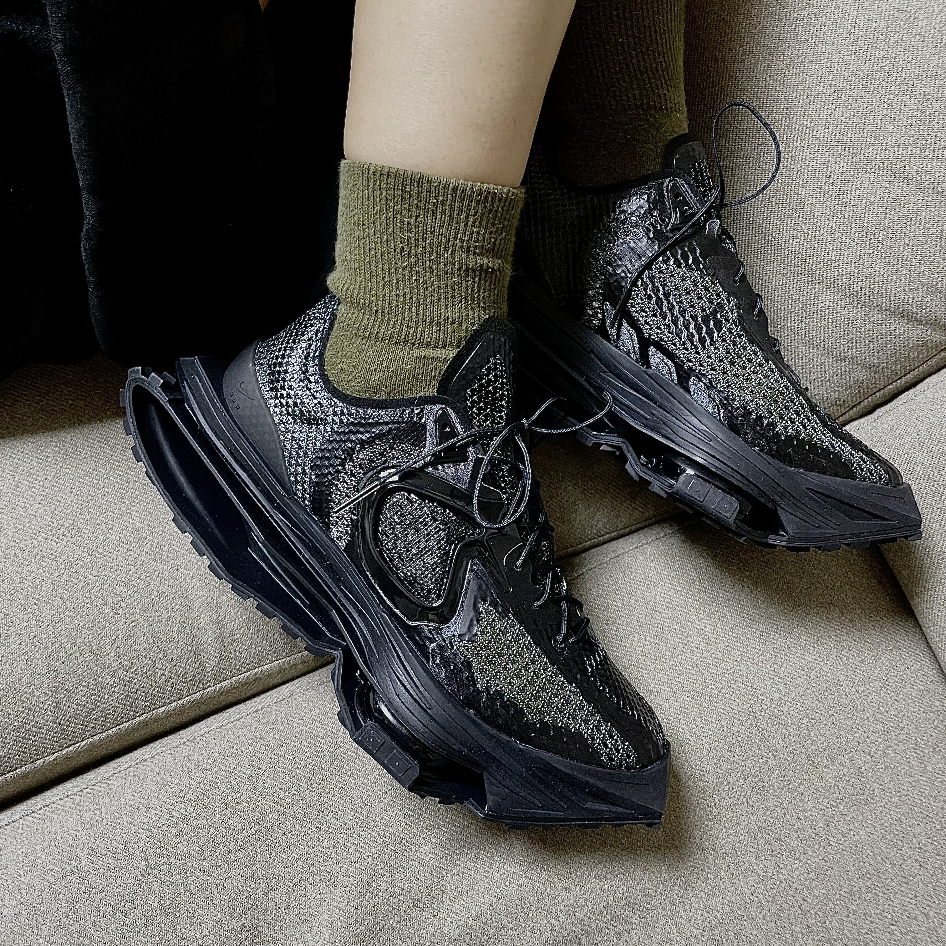 Nike x Matthew M Williams Zoom 004 Triple Black, Nike x Matthew M Williams Zoom 004 Stone 착용 스타일 - 1