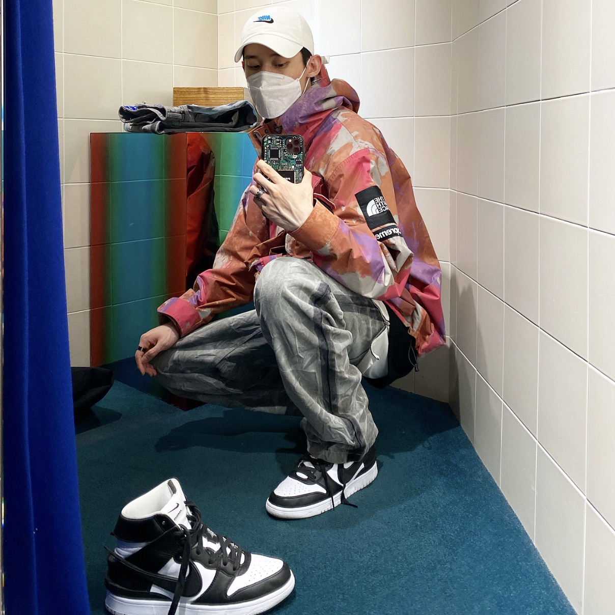 Nike x Ambush Dunk High Black, Supreme x The North Face Cargo Jacket Multi-Color - 20SS 착용 스타일
