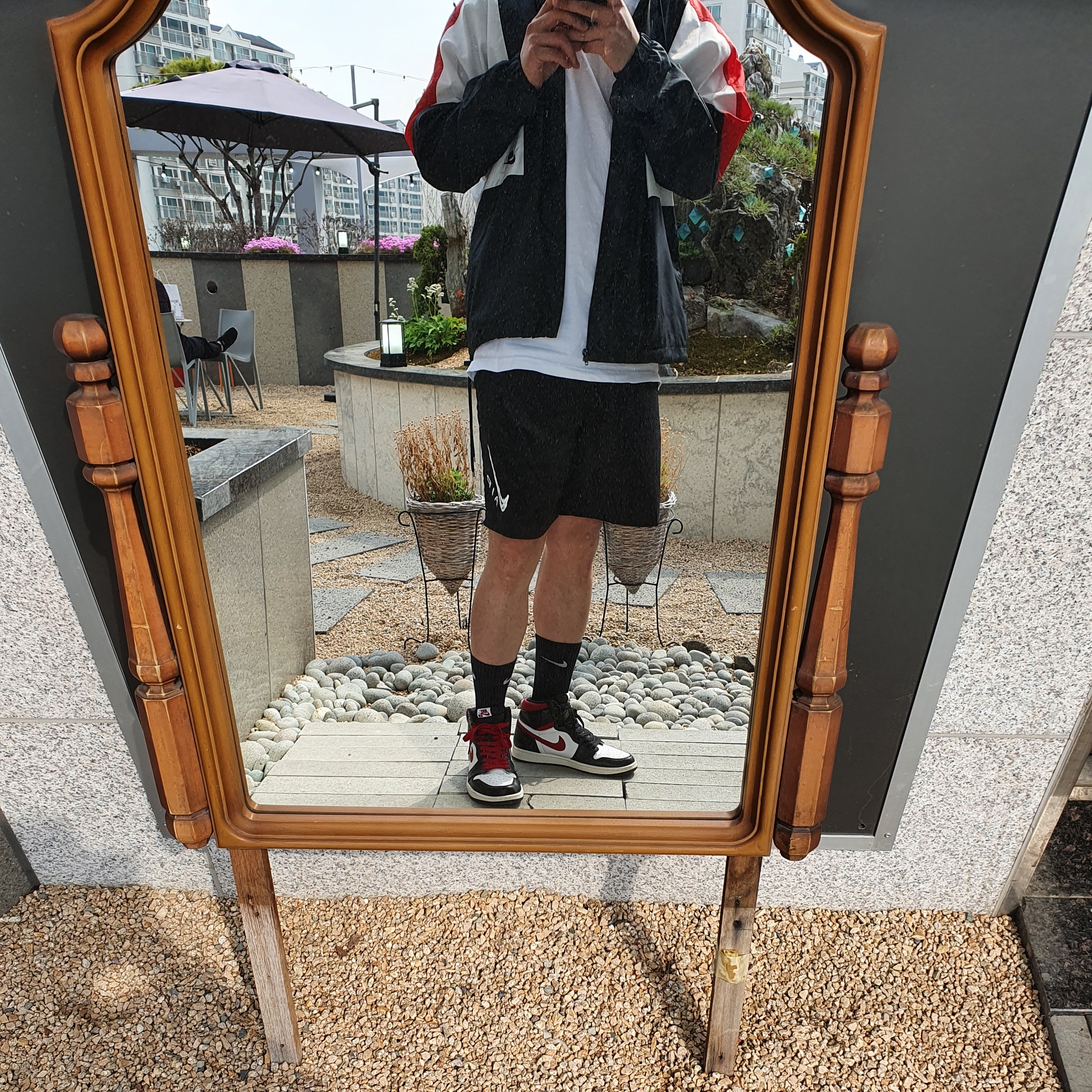 Jordan 1 Retro High OG Gym Red 착용 스타일 - 1