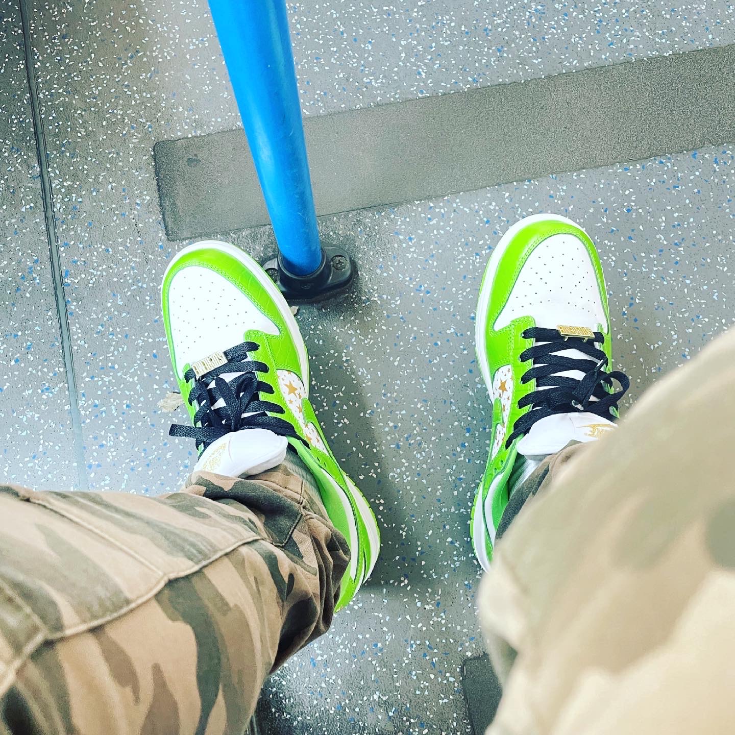 Nike x Supreme SB Dunk Low Mean Green 착용 스타일 - 2