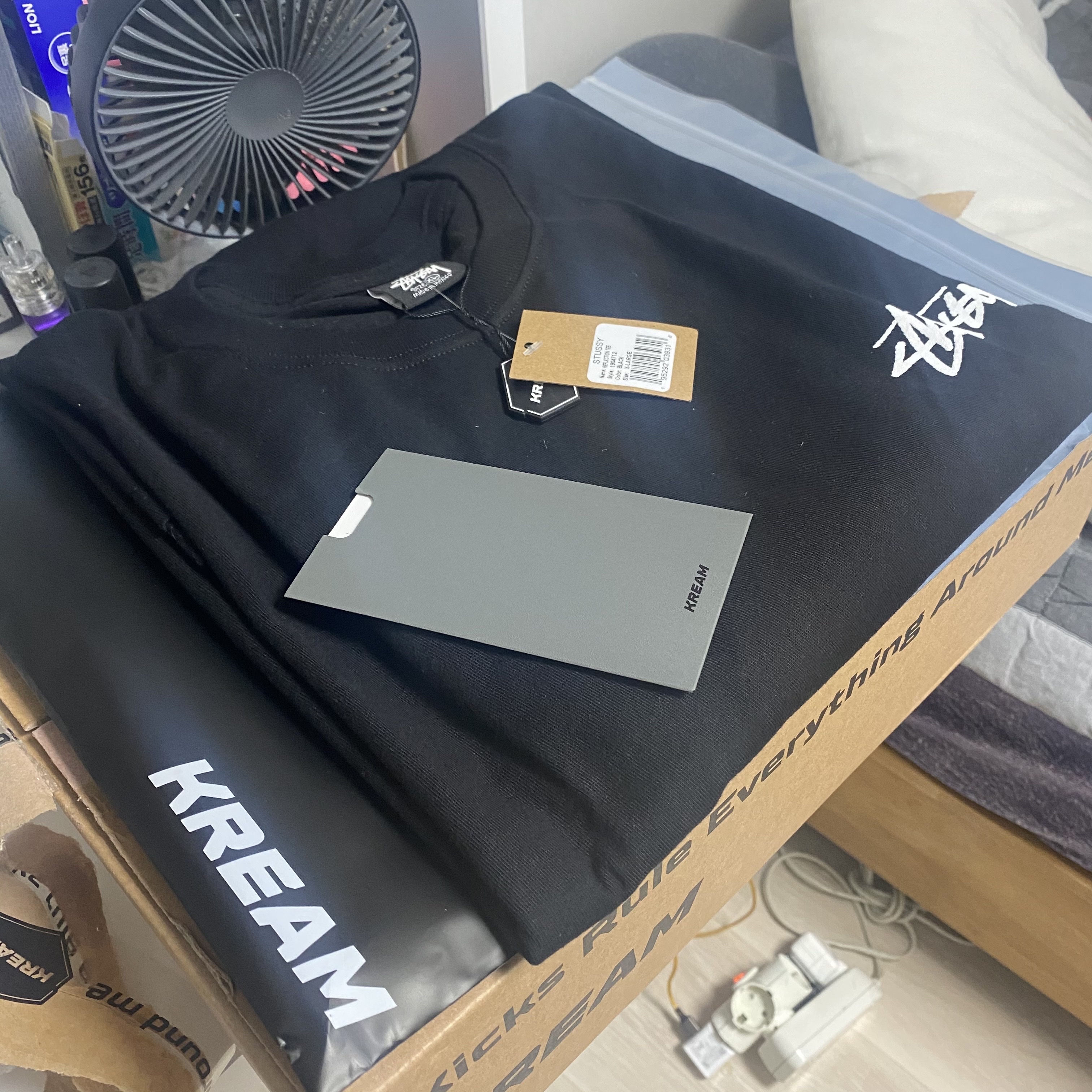 Stussy Reflection T-Shirt Black 착용 스타일 - 2