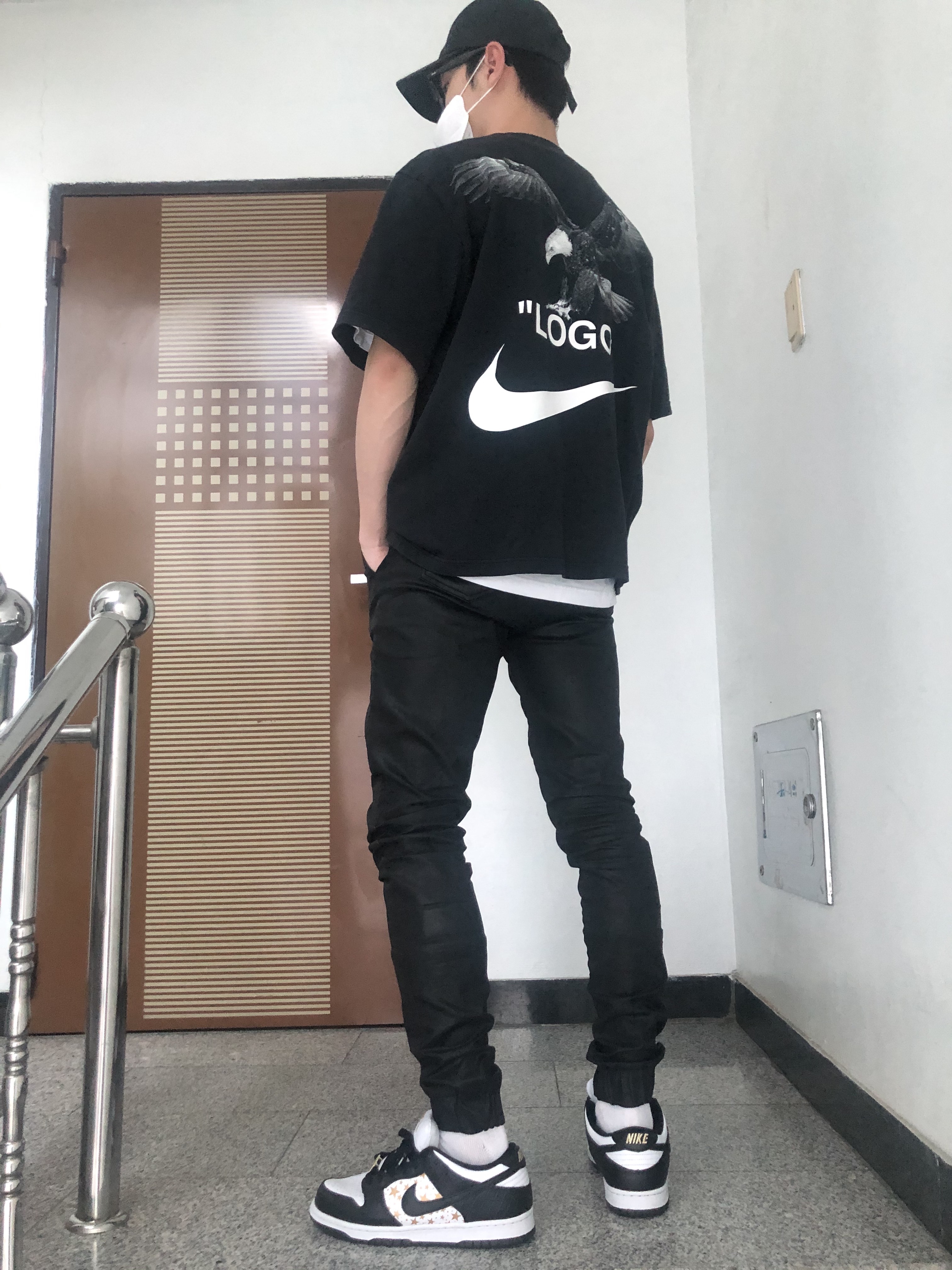 Nike x Off-White Mercurial NRG X T-Shirt Black, Nike x Supreme SB Dunk Low Black 착용 스타일