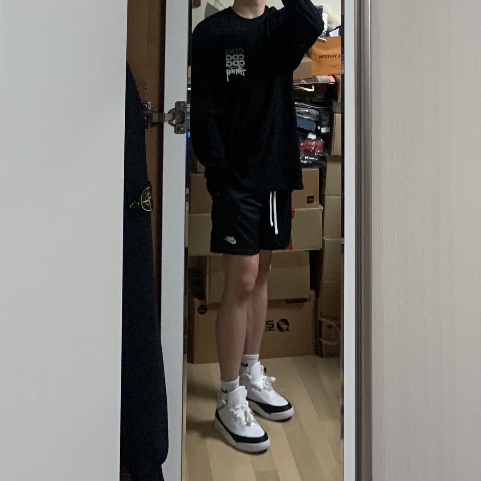 Jordan 3 x Fragment Retro SP White Black, Stussy x CDG Dot LS T-Shirt Black 착용 스타일