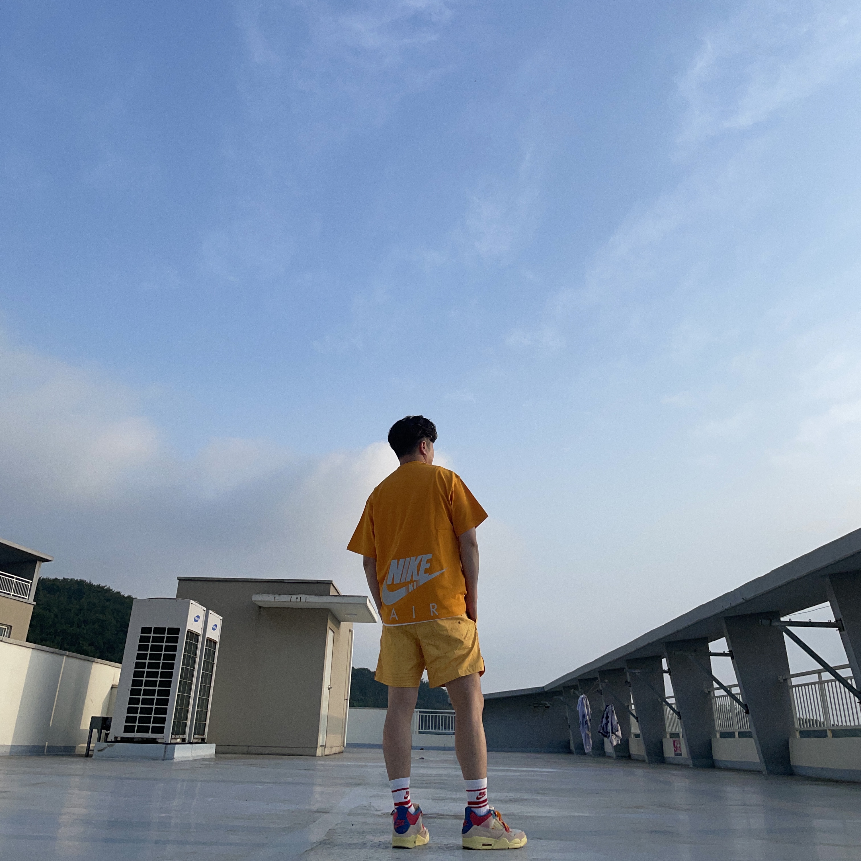 Nike x Kim Jones Oversized T-Shirt Circuit Orange - US/EU, Jordan 4 x Union Retro Guava Ice 착용 스타일 - 3