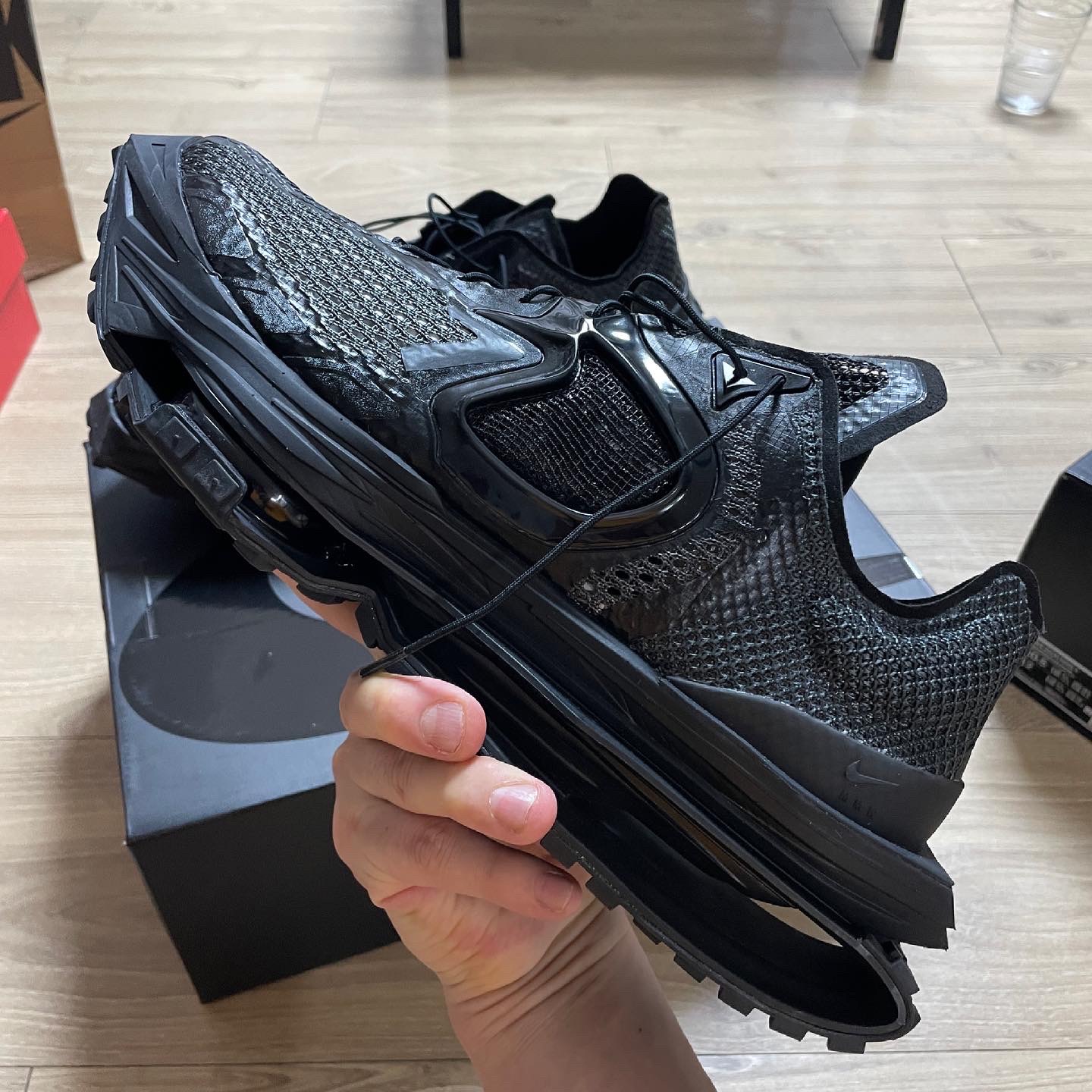 Nike x Matthew M Williams Zoom 004 Triple Black, Nike x Matthew M Williams Zoom 004 Rust Factor 착용 스타일 - 5