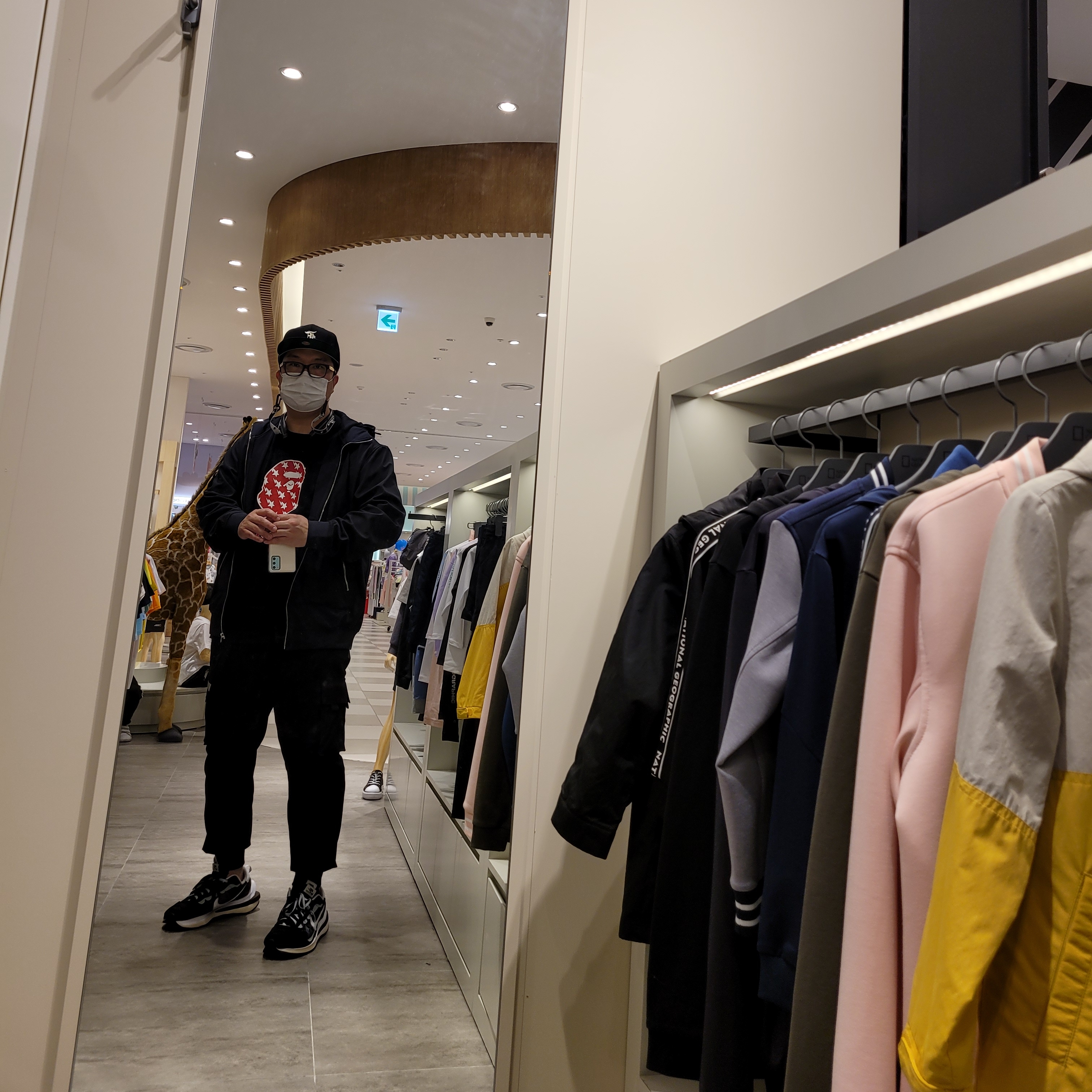 Nike x Sacai VaporWaffle Black White, Stone Island 40727 Light Soft Shell Hooded Jacket Black - 21SS 착용 스타일