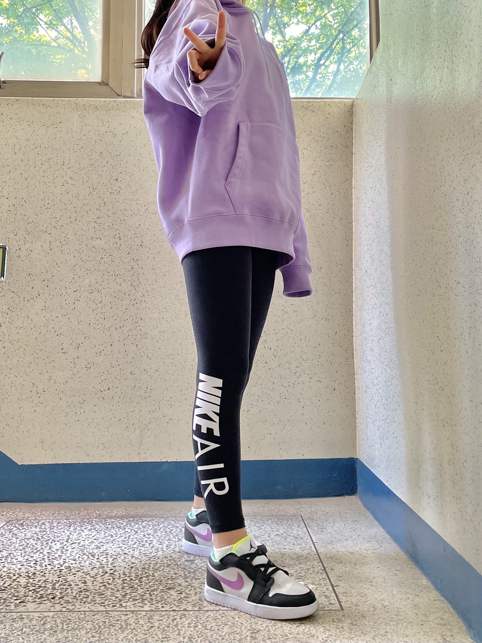 (PS) Jordan 1 Low Alt White Violet Shock, Nike NRG Solo Swoosh Fleece Hoodie Urban Lilac - Asia 착용 스타일