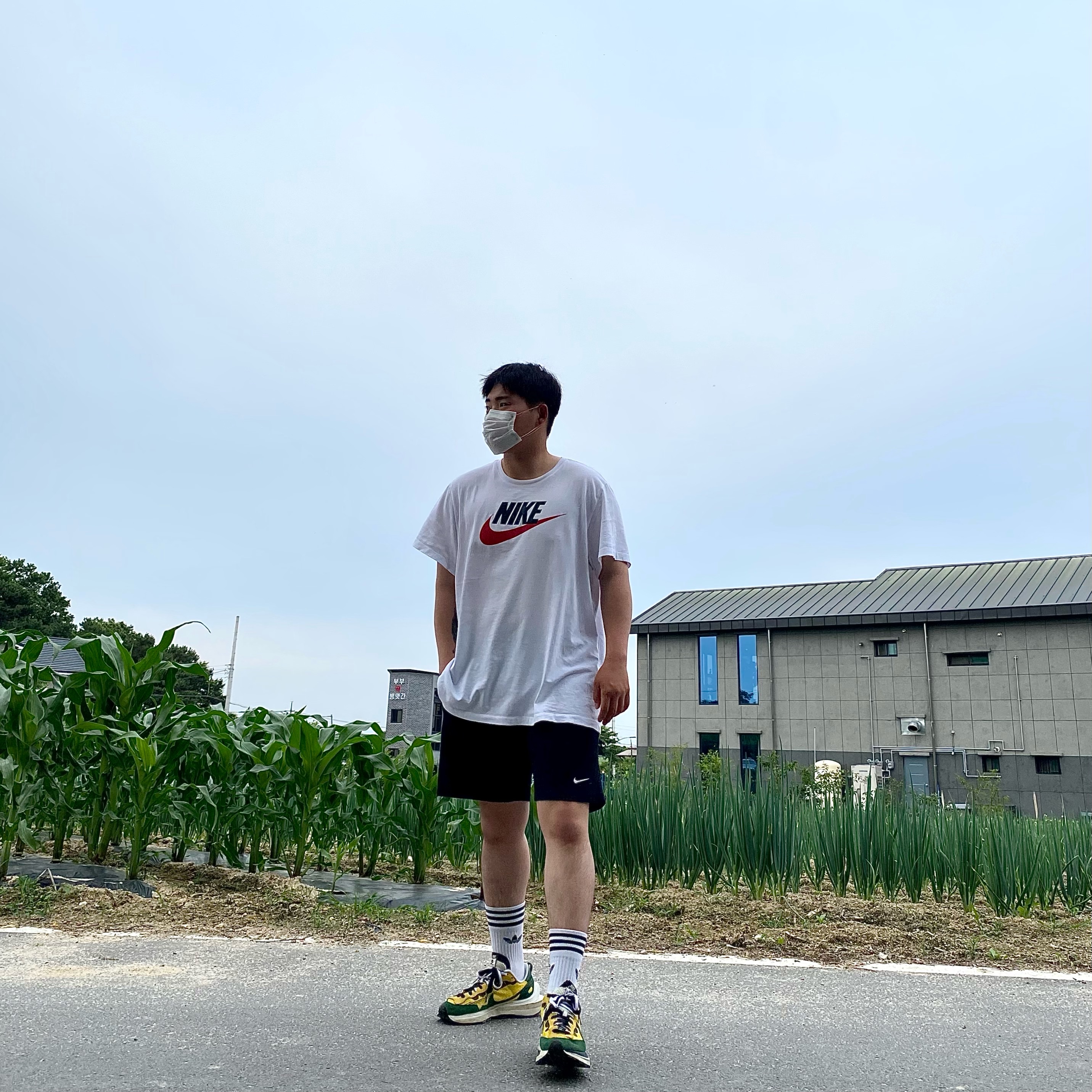 Nike x Sacai VaporWaffle Tour Yellow & Gorge Green Sail 착용 스타일 - 1