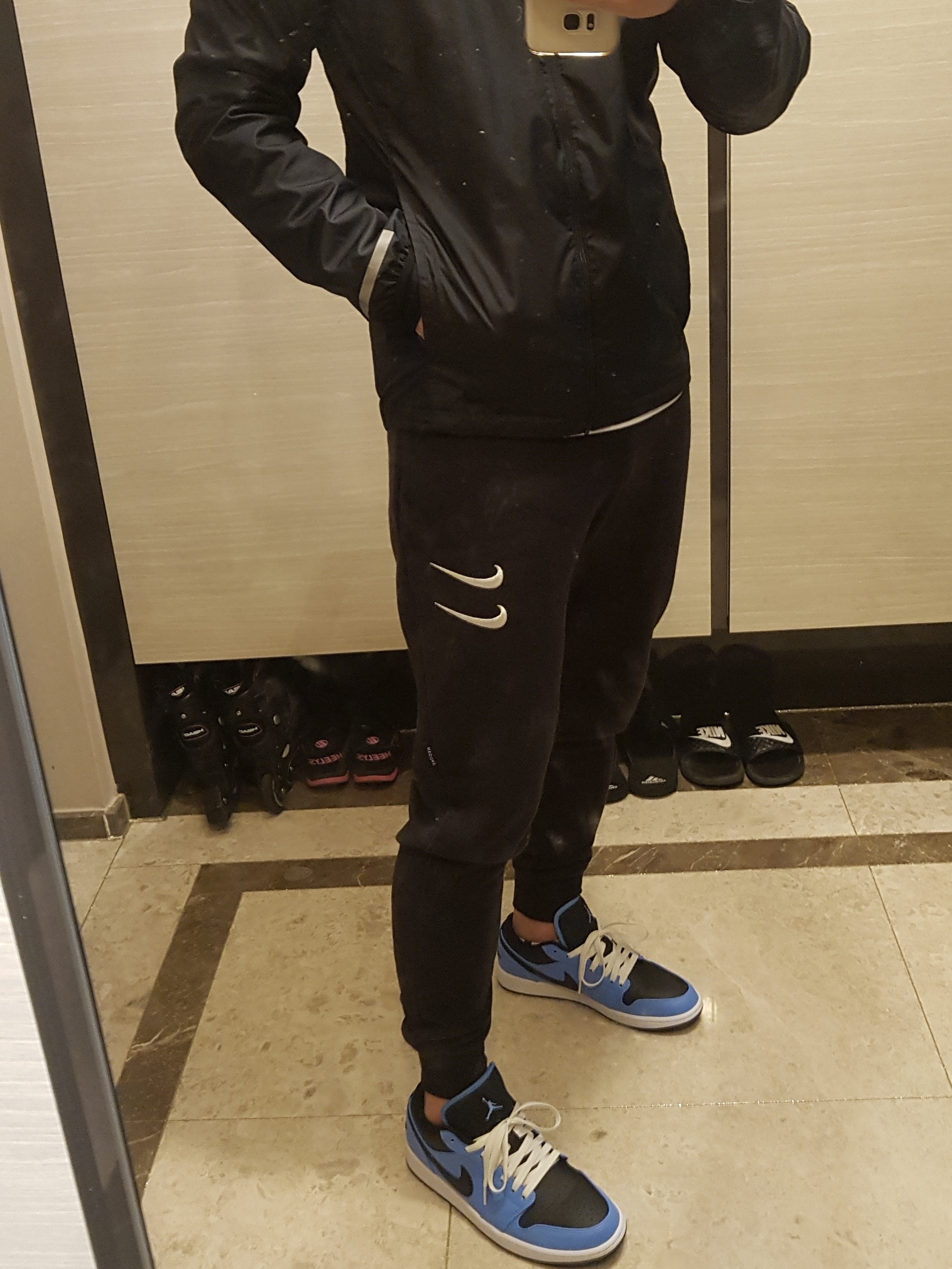 Jordan 1 Low University Blue Black 착용 스타일