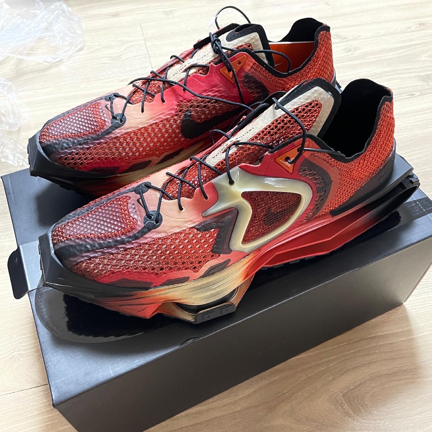 Nike x Matthew M Williams Zoom 004 Triple Black, Nike x Matthew M Williams Zoom 004 Rust Factor 착용 스타일 - 2