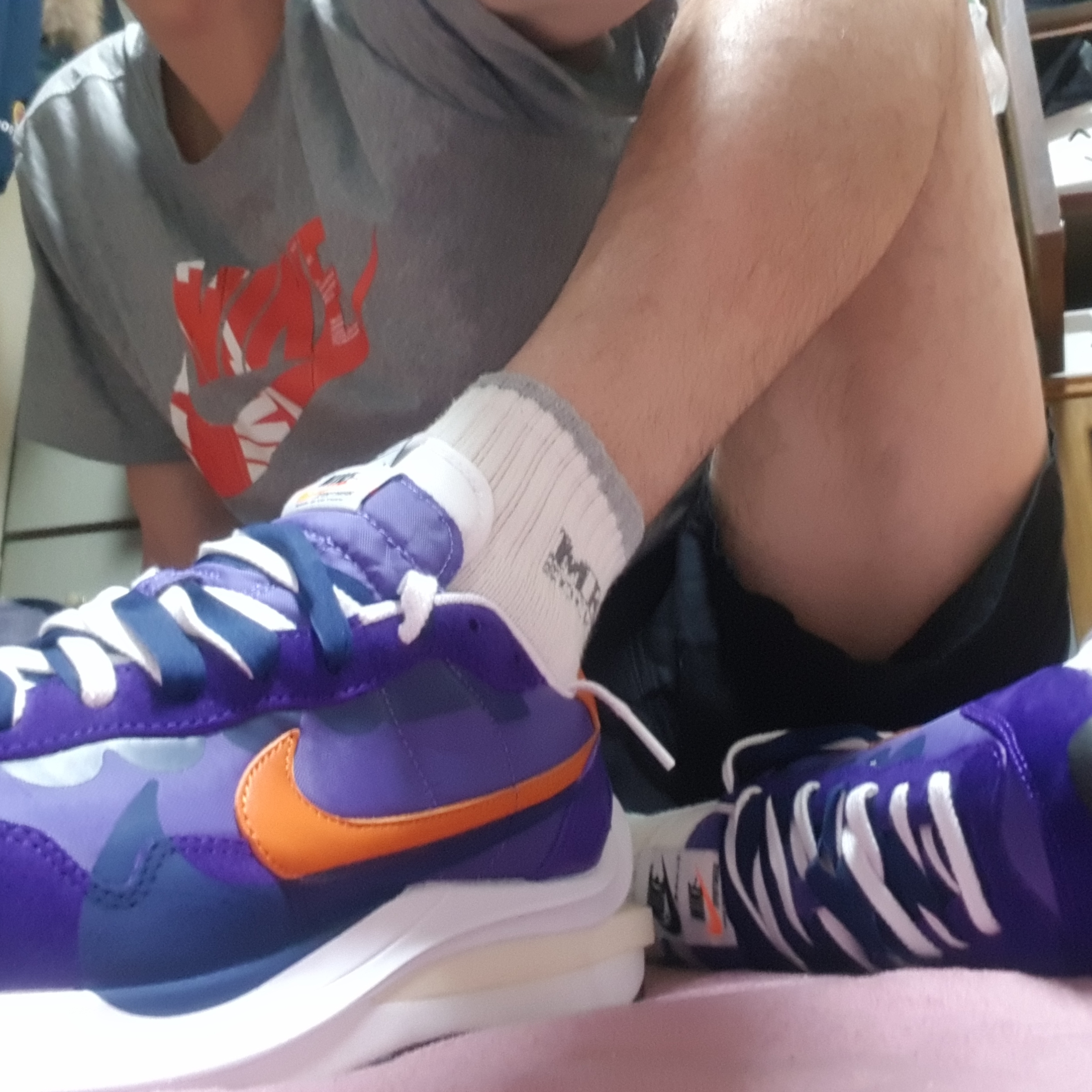 Nike x Sacai VaporWaffle Dark Iris 착용 스타일