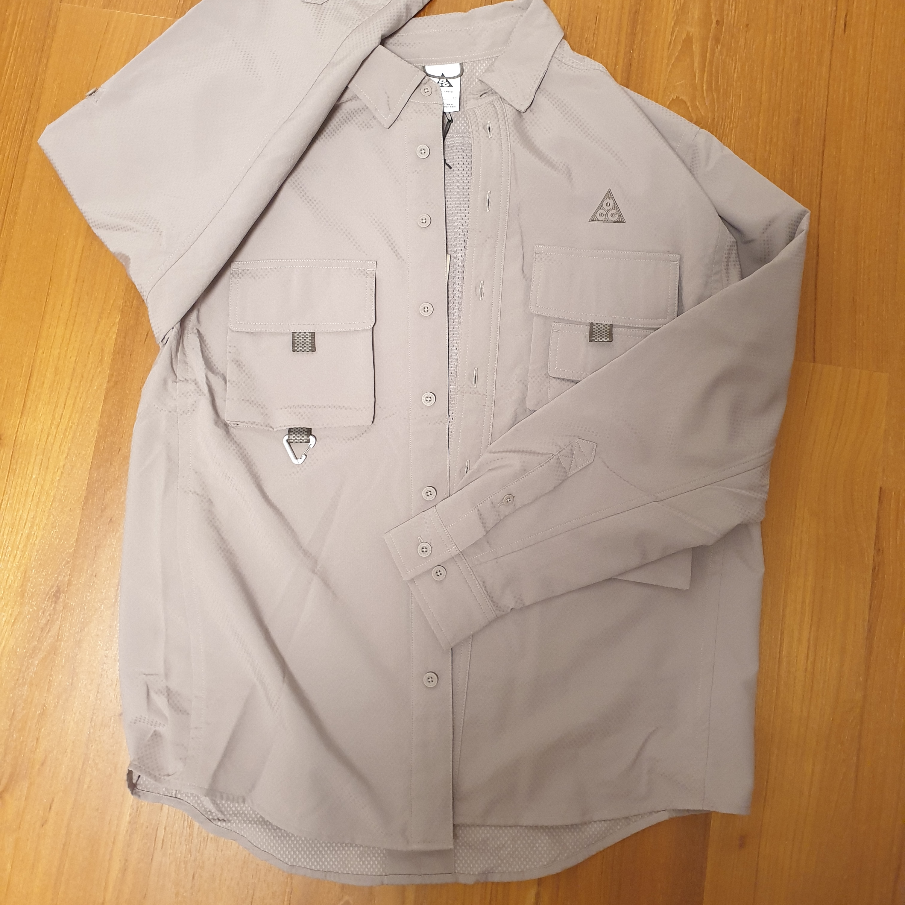 Nike ACG Devastation Trail Work Shirt Moon Fossil - US/EU 착용 스타일