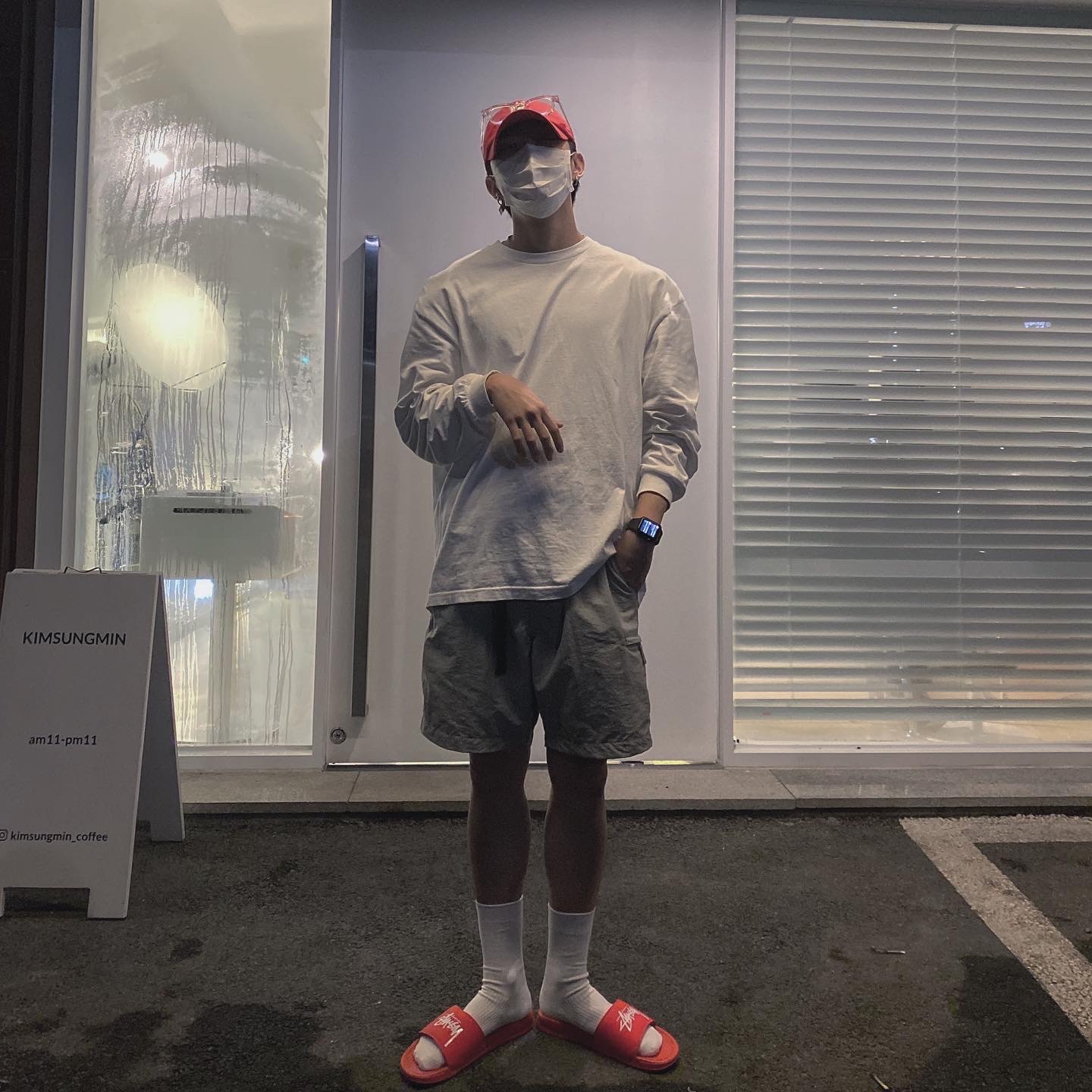 Nike x Stussy Benassi Slide Habanero Red 착용 스타일