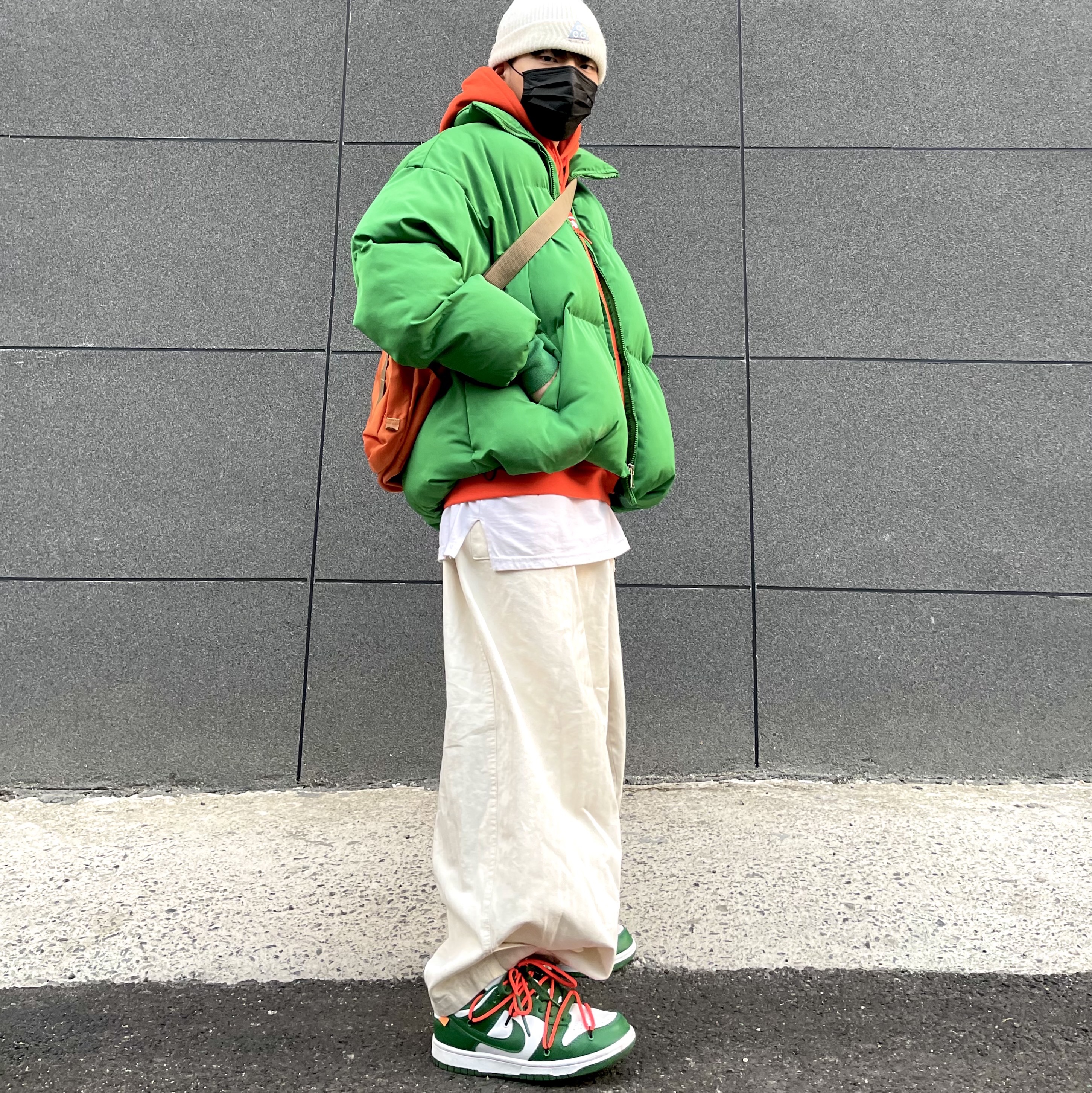 Nike x Off-White Dunk Low Pine Green 착용 스타일 - 2