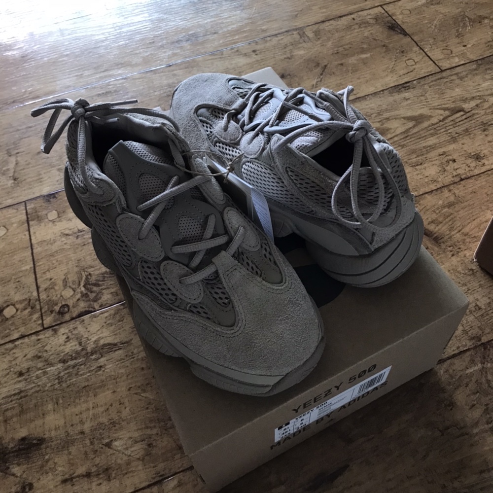Adidas Yeezy 500 Taupe Light 착용 스타일 - 3