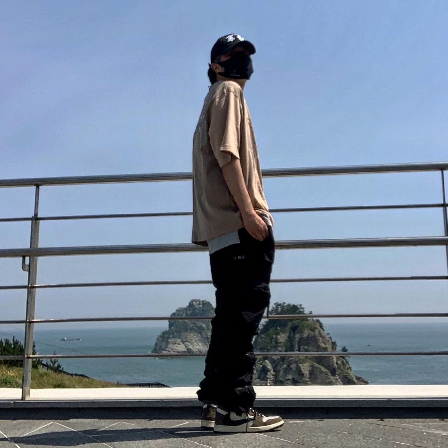 Jordan 1 x Travis Scott Retro High OG SP Mocha, Jordan x Travis Scott S/S Top - Asia 착용 스타일 - 3