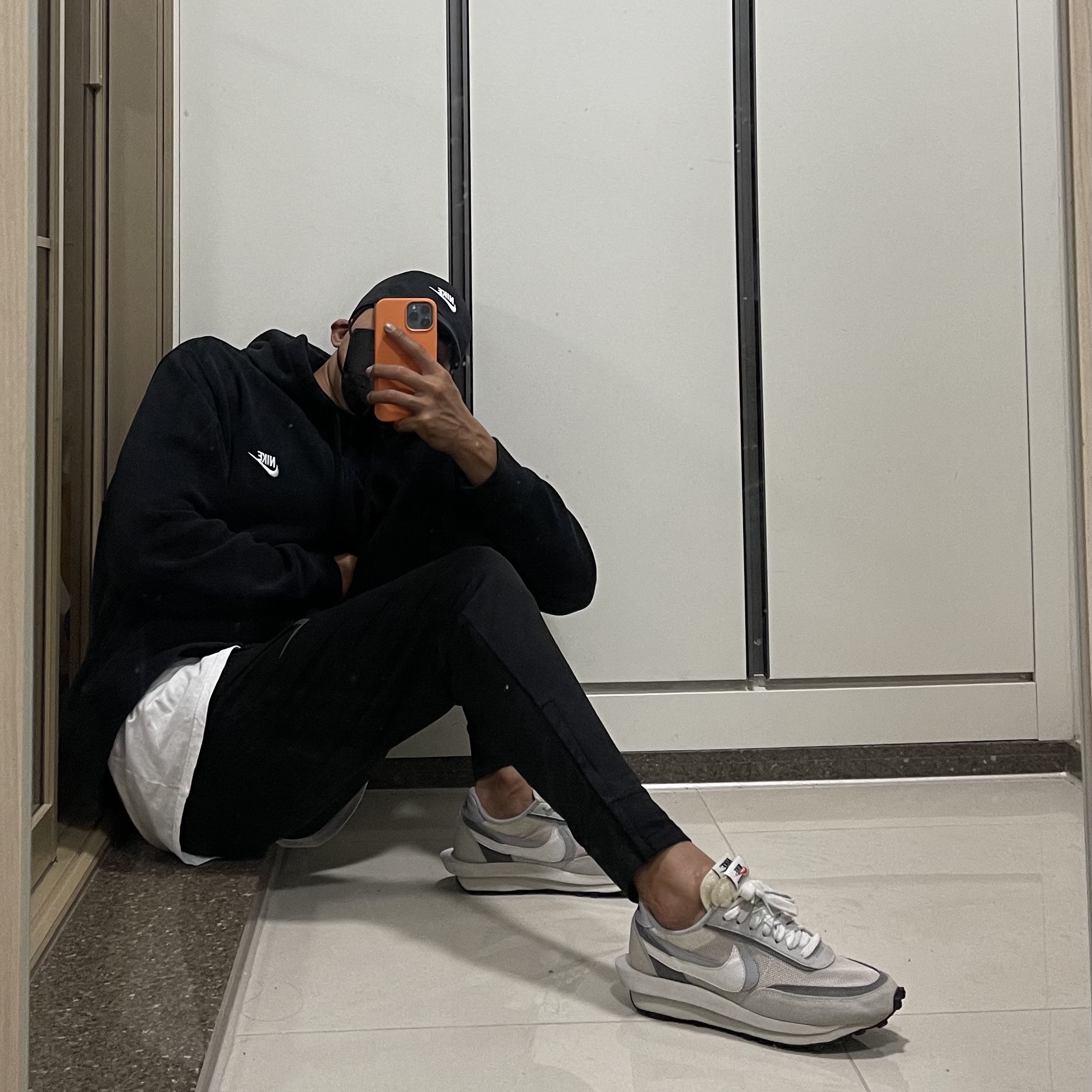 Nike x Sacai LDWaffle Summit White 착용 스타일