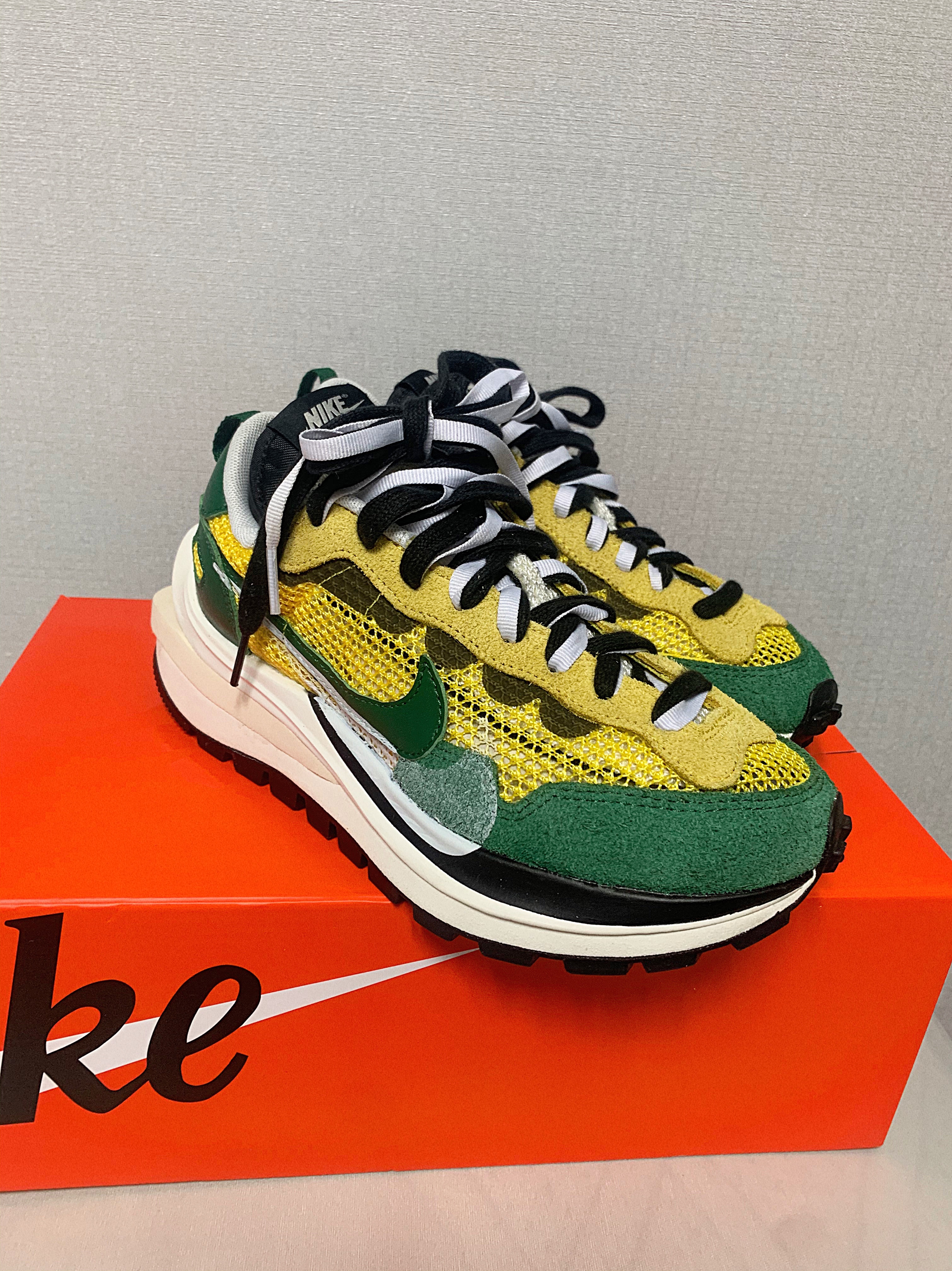 Nike x Sacai VaporWaffle Tour Yellow & Gorge Green Sail 착용 스타일 - 4