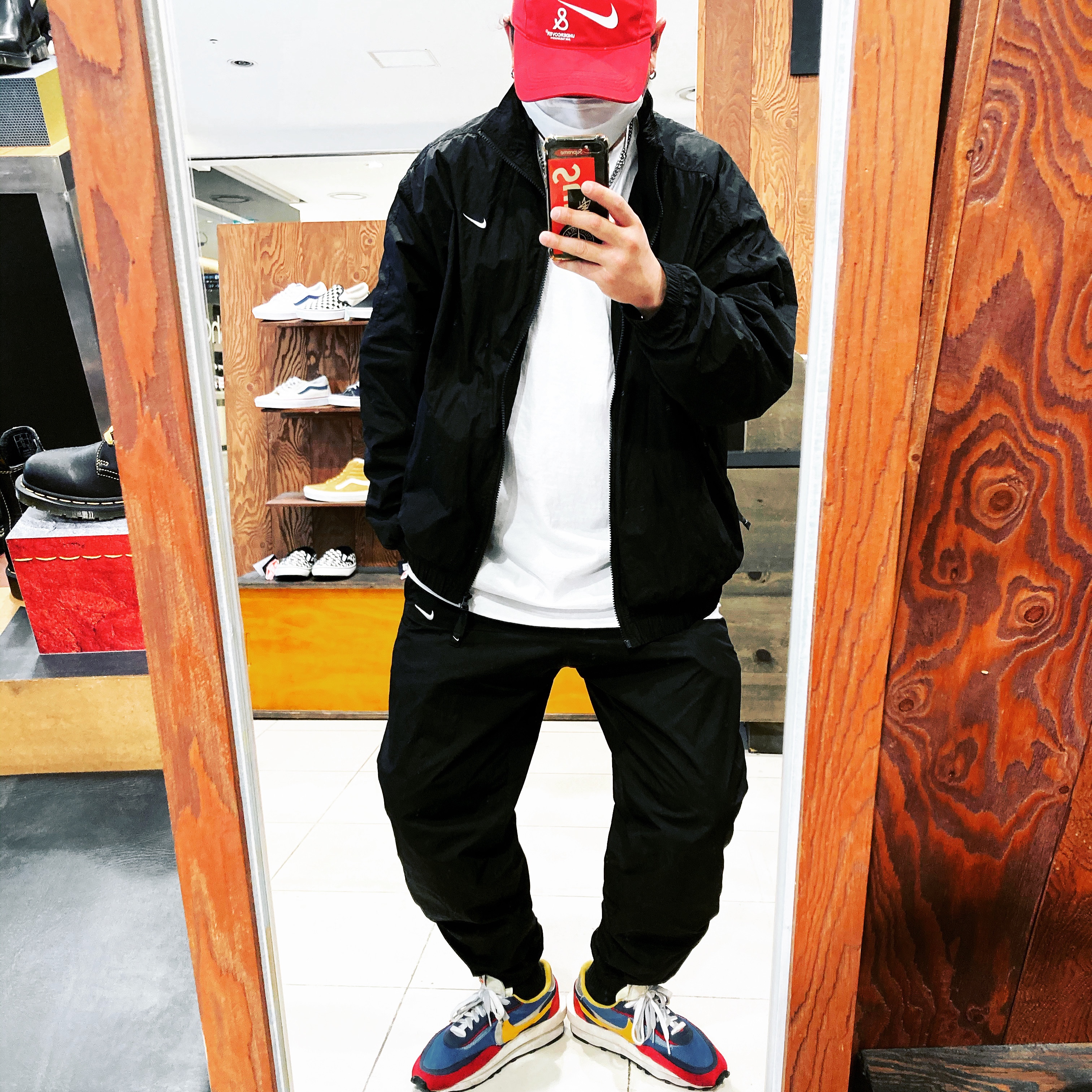 Nike x Sacai LDWaffle Blue Multi, Nike x Undercover NRG AW84 TC Adjustable Cap Red 착용 스타일