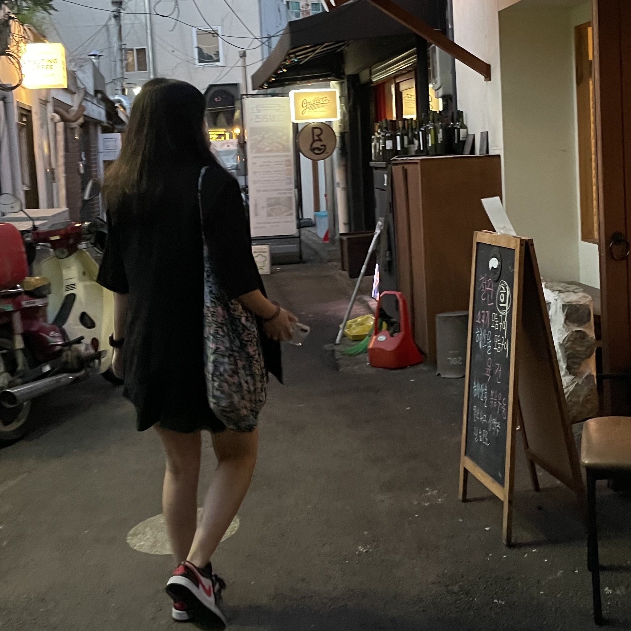 (W) Jordan 1 Low Black Siren Red 착용 스타일