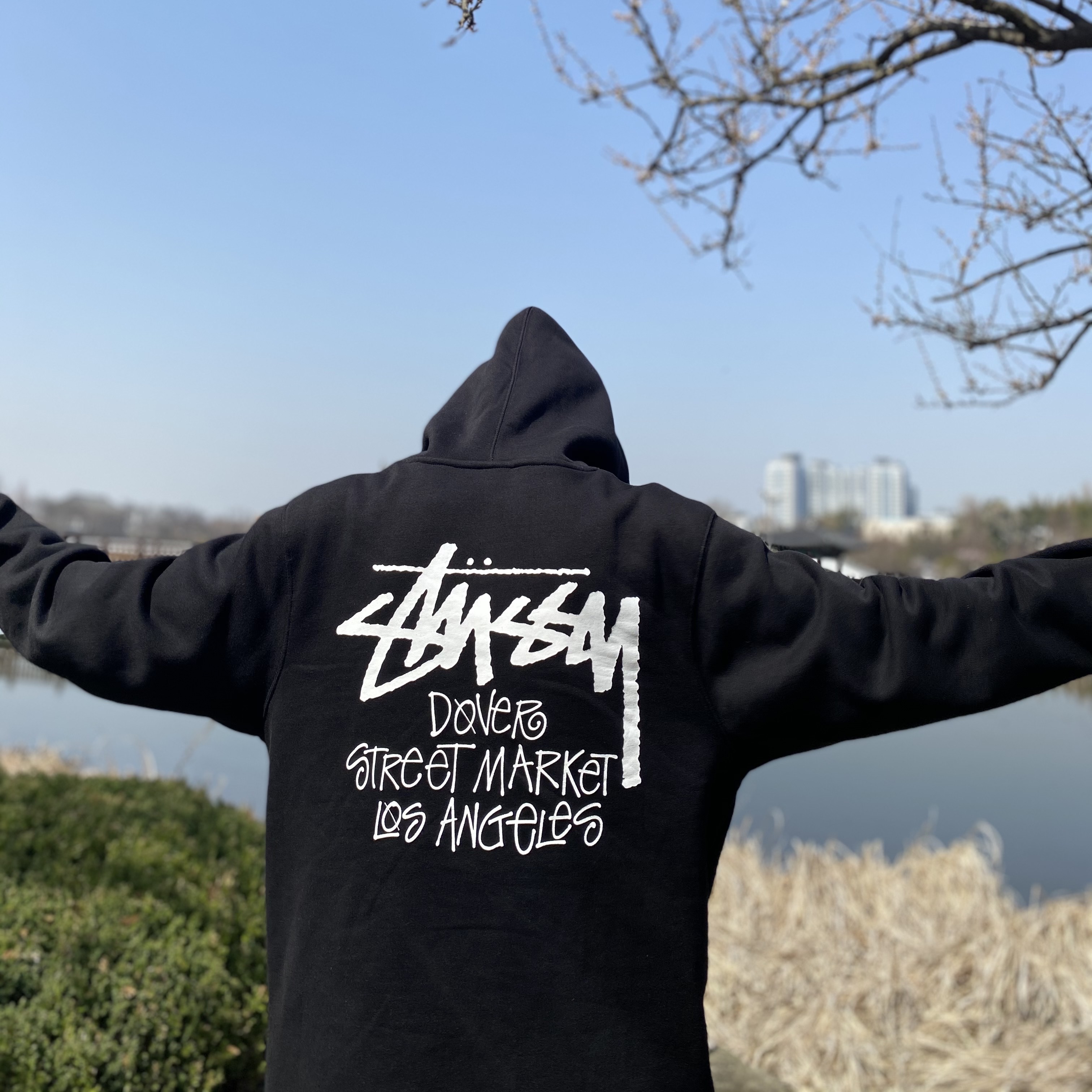 Stussy Stock DSM Los Angeles Hoodie Black 2021 착용 스타일