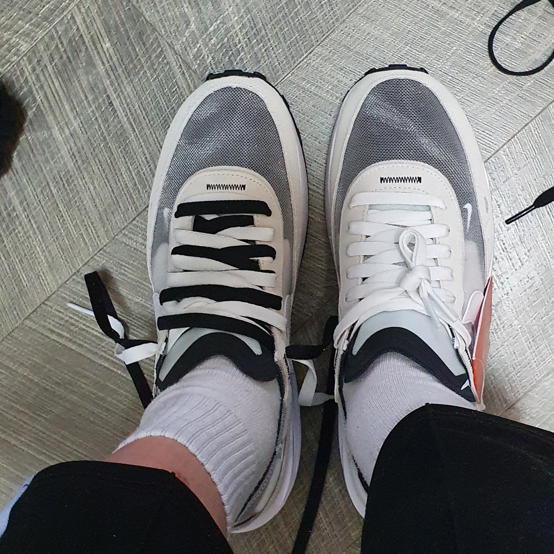 Nike Waffle One Infinite Lilac 착용 스타일