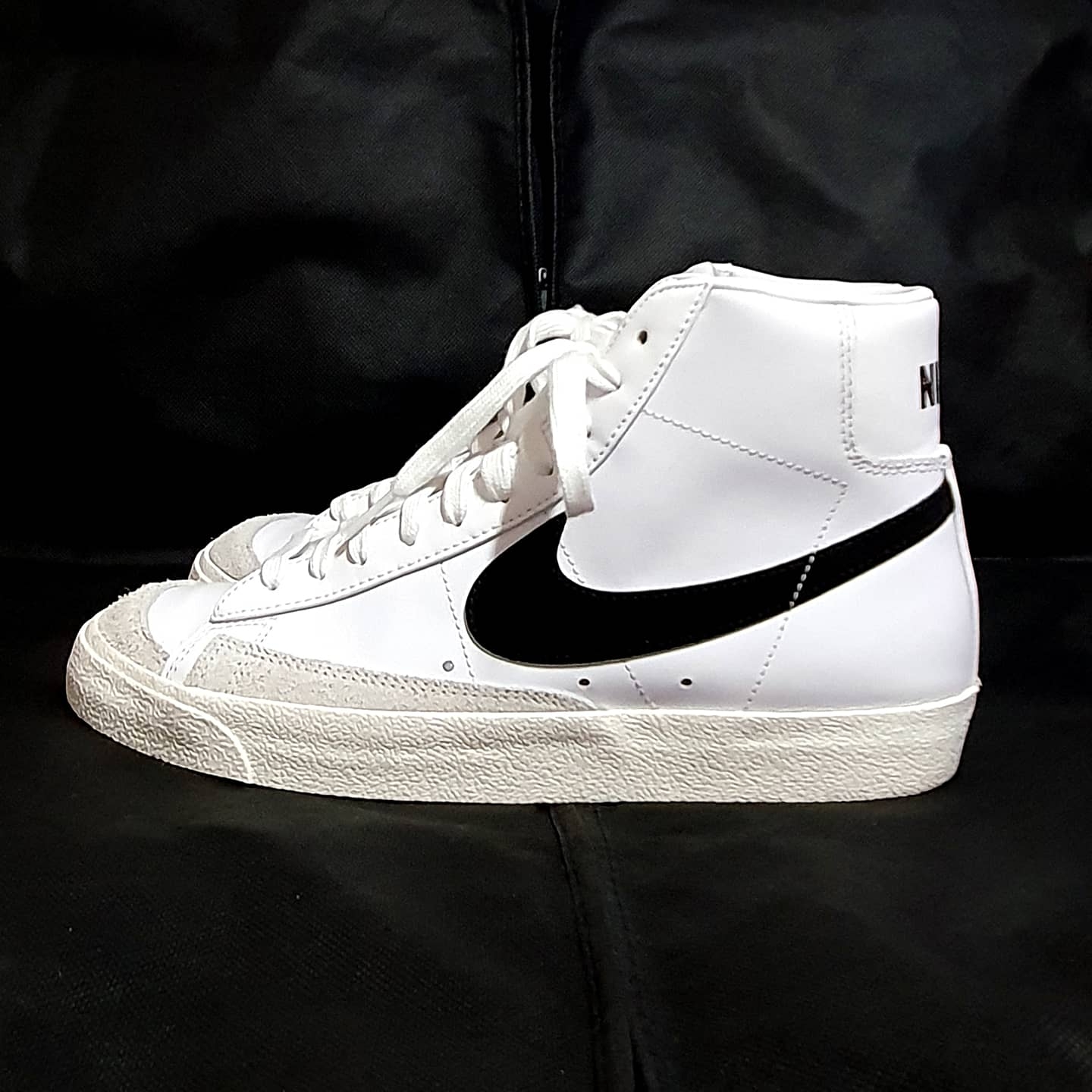 Nike Blazer Mid '77 Vintage White Black 착용 스타일 - 3
