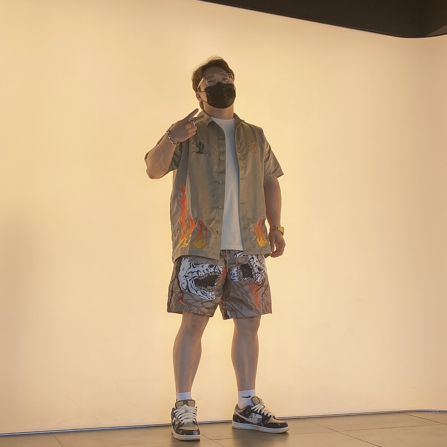 Nike x Travis Scott SB Dunk Low, Jordan x Travis Scott Pool Shorts - Asia 착용 스타일
