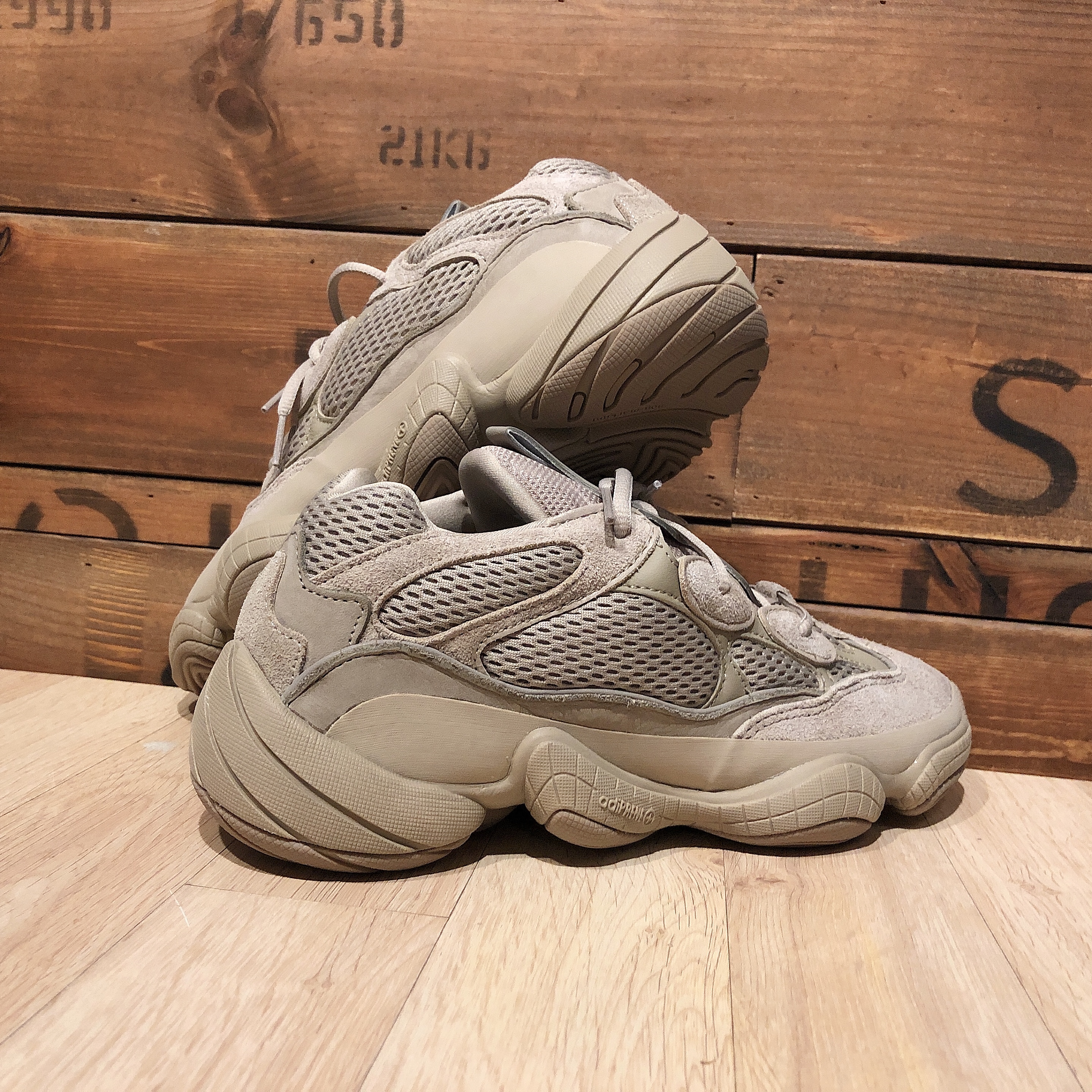 Adidas Yeezy 500 Taupe Light, Essentials Sweatpants Taupe - 21SS 착용 스타일 - 4