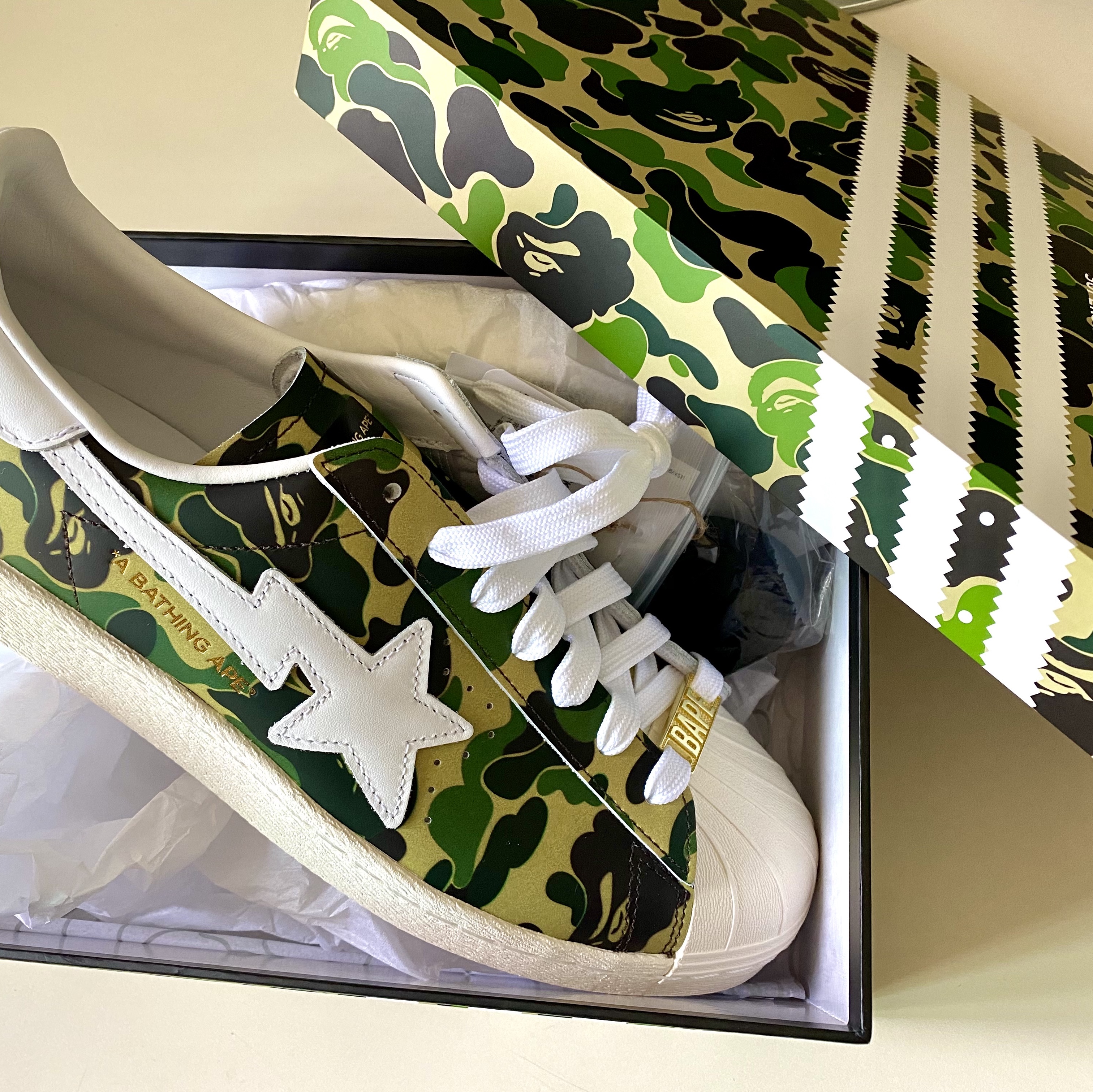 Adidas x BAPE Superstar 80s Green Camo 착용 스타일