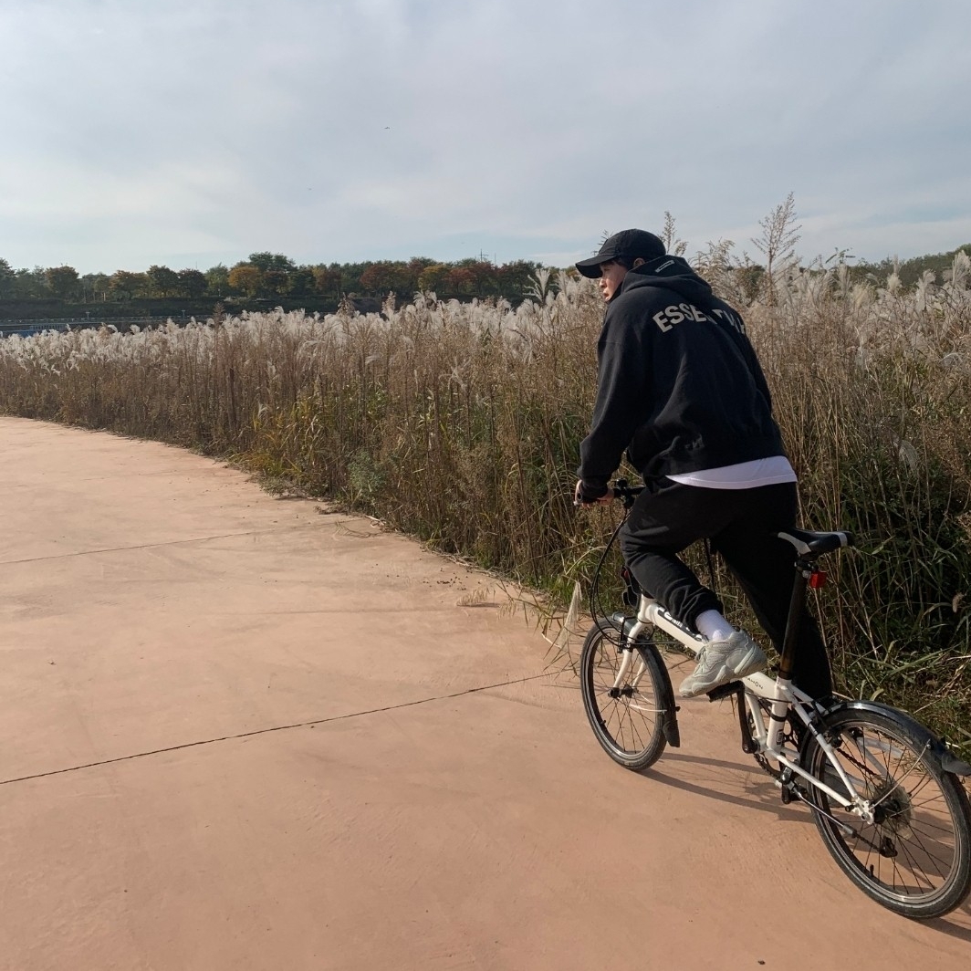 Adidas Yeezy 500 Salt, Essentials Sweatpants Black - 21SS 착용 스타일 - 1